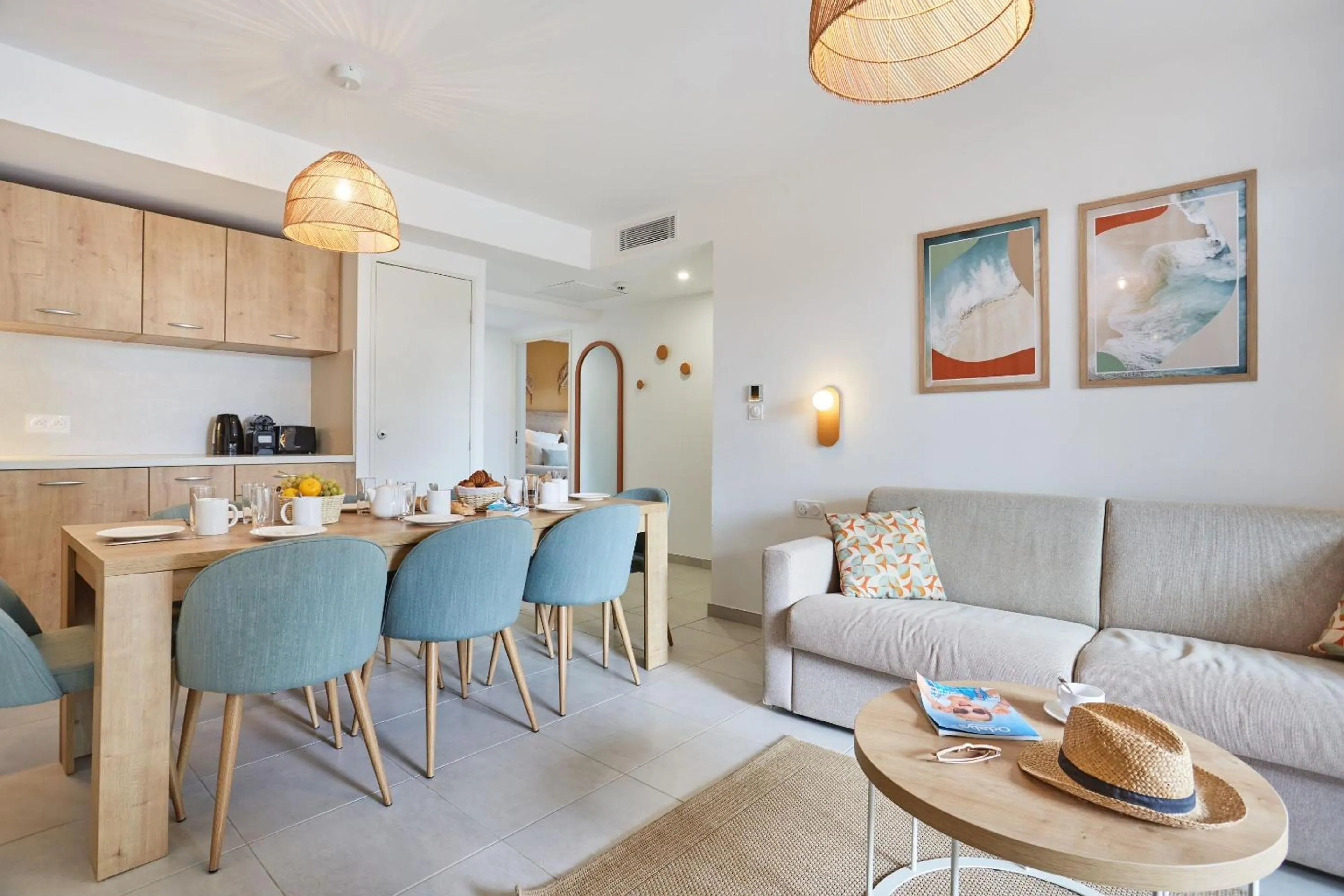 Dining area in Résidence Odalys Riviera