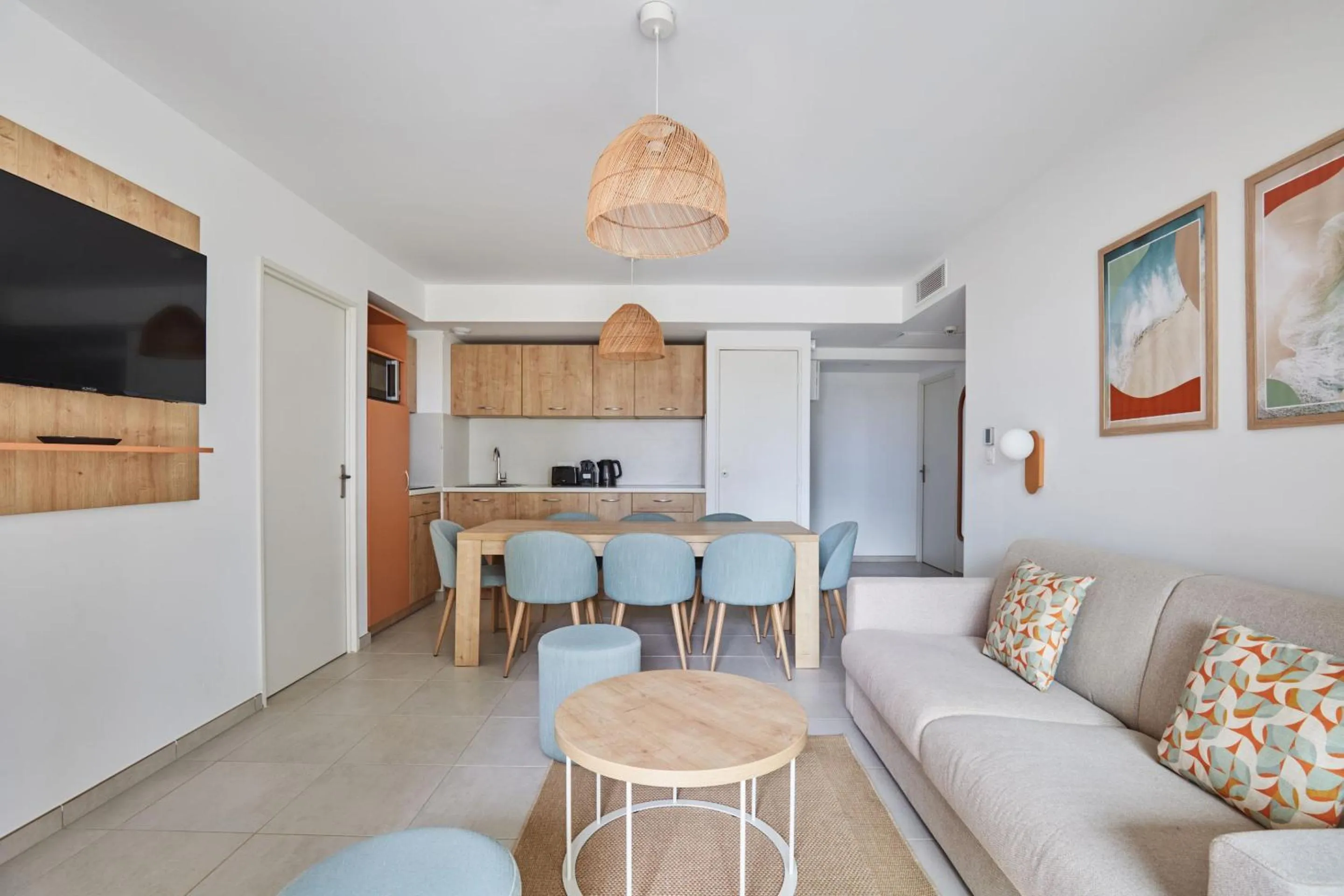 Dining area in Résidence Odalys Riviera
