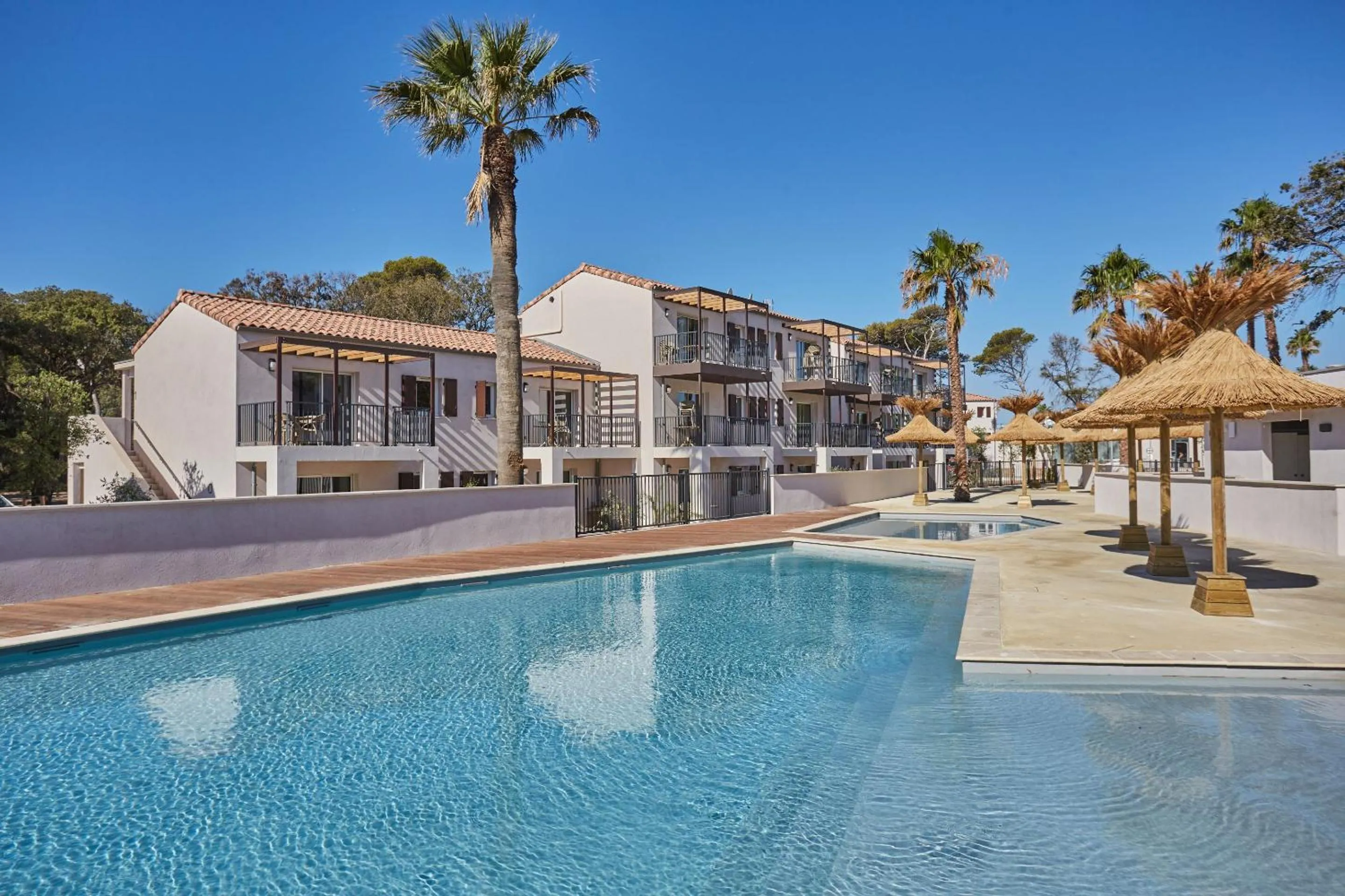 Swimming pool in Résidence Odalys Riviera