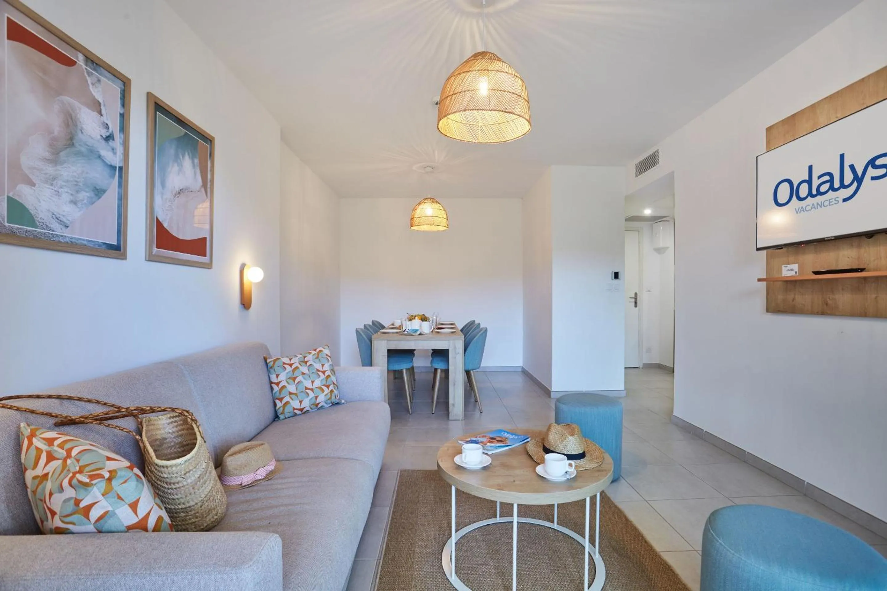 Dining area in Résidence Odalys Riviera