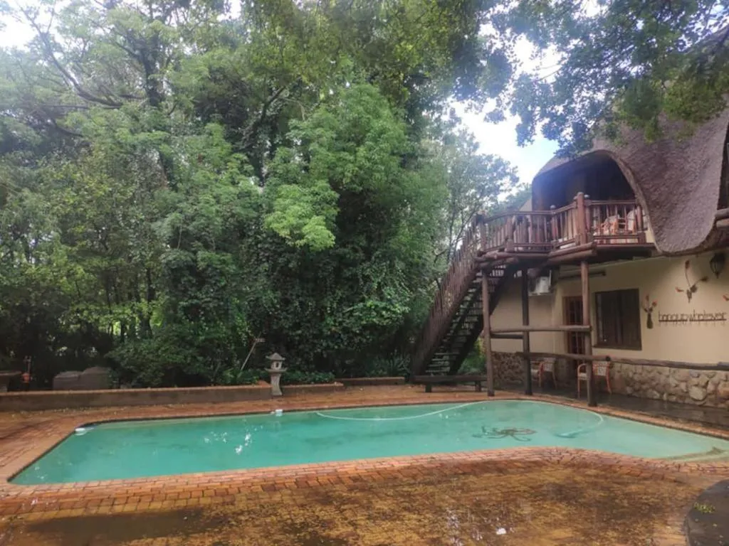 Swimming pool in Lapalosa Lodge
