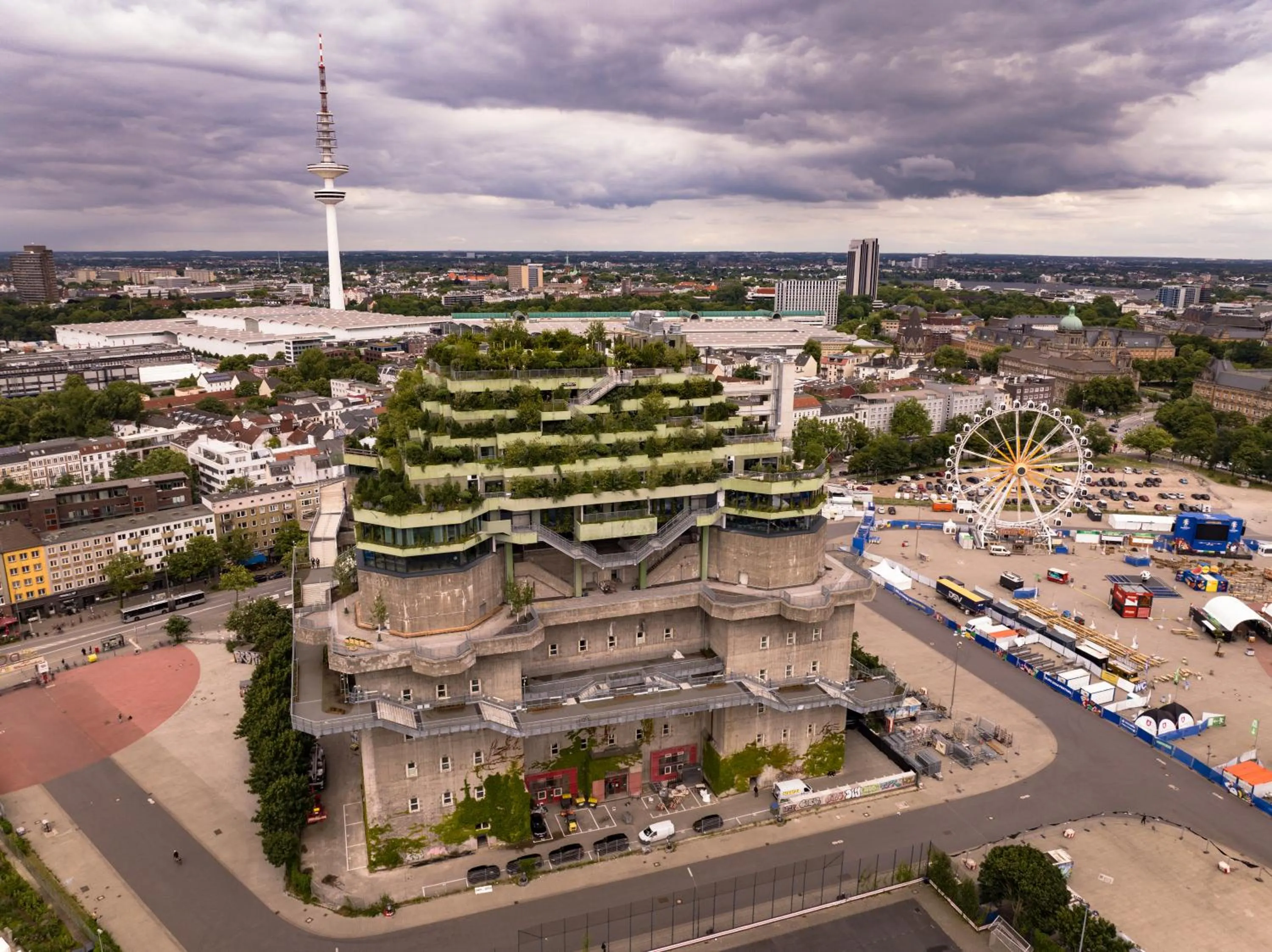 Property building in REVERB by Hard Rock Hamburg