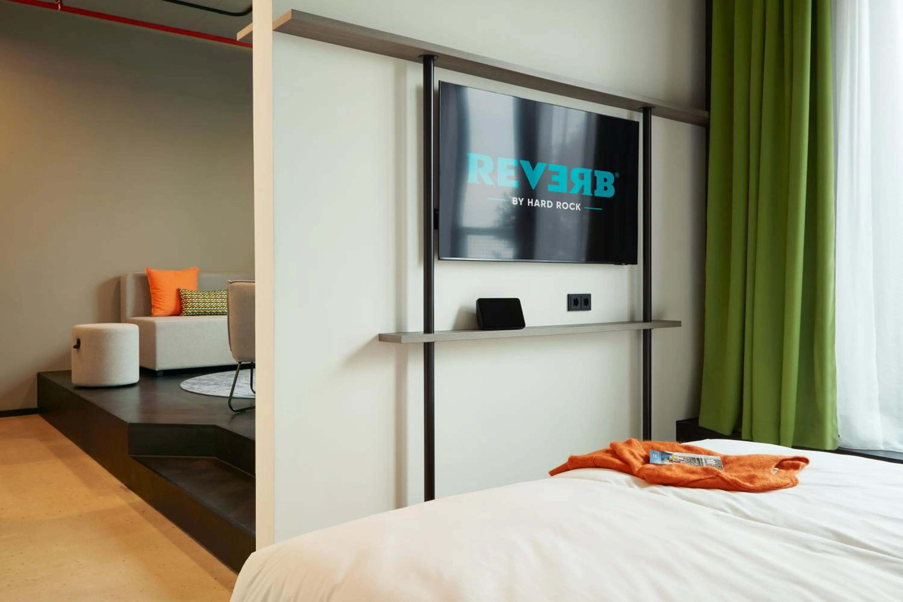 TV and multimedia, Bed in REVERB by Hard Rock Hamburg
