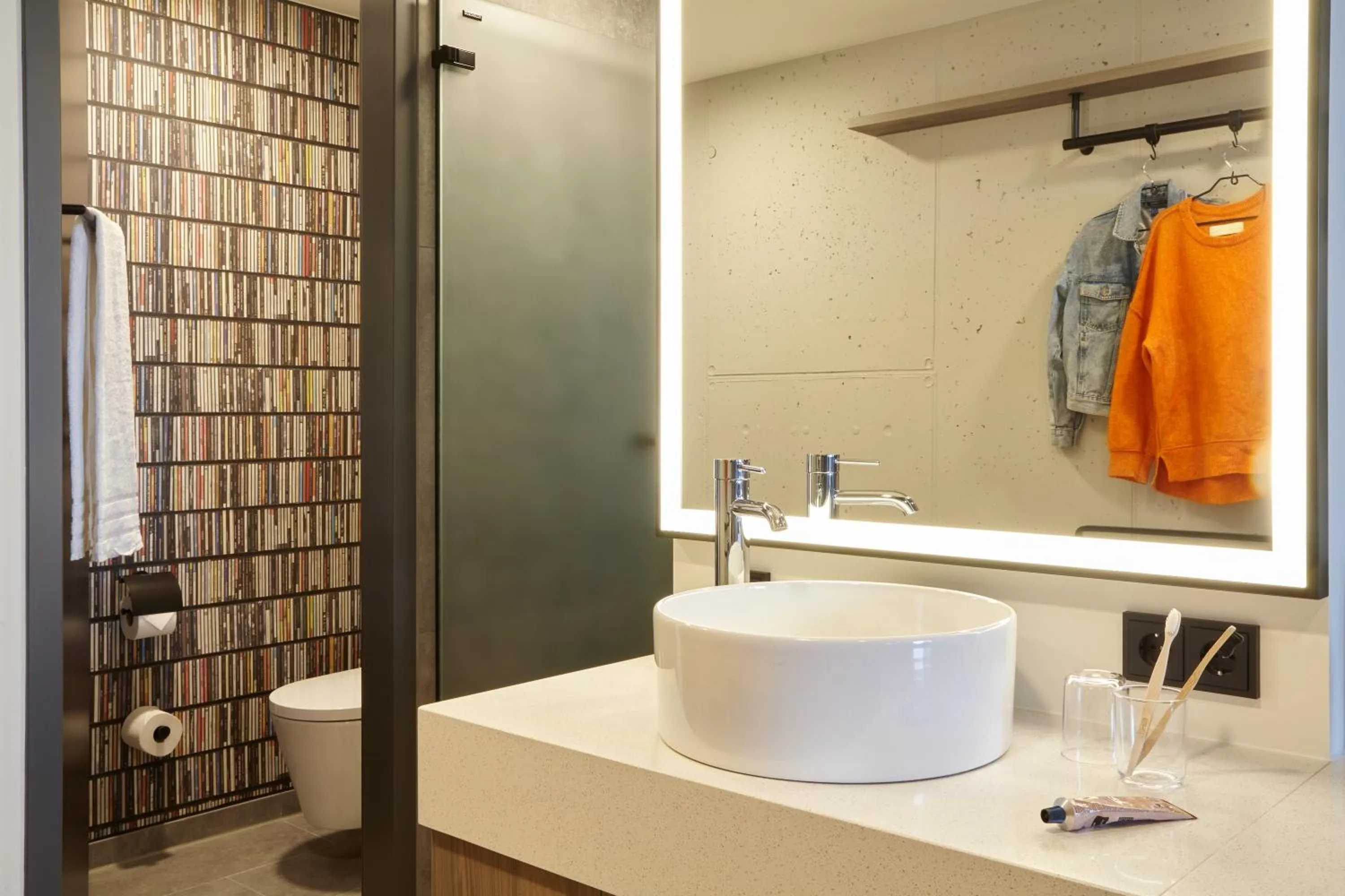 Bathroom in REVERB by Hard Rock Hamburg