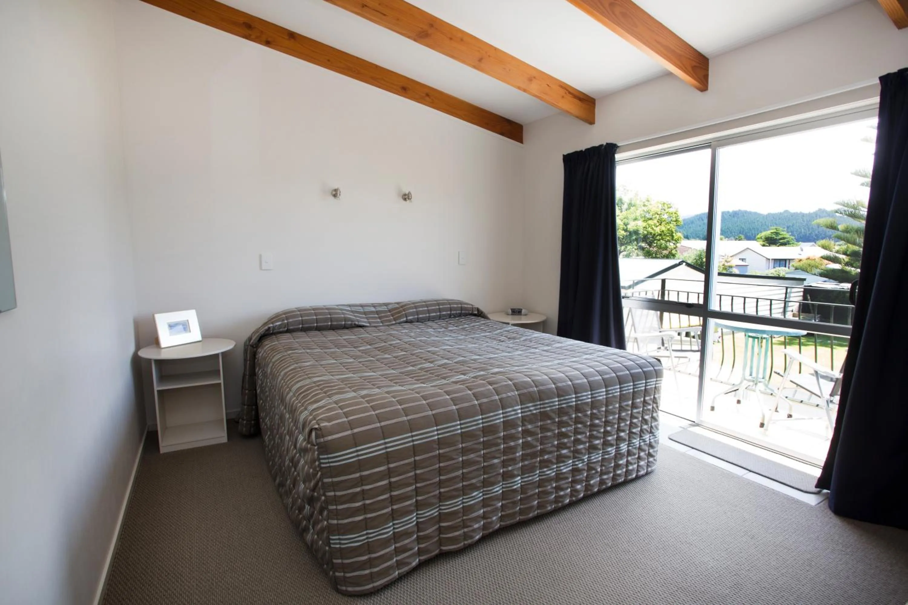 Day, Bed in Palm Pacific Resort & Motel