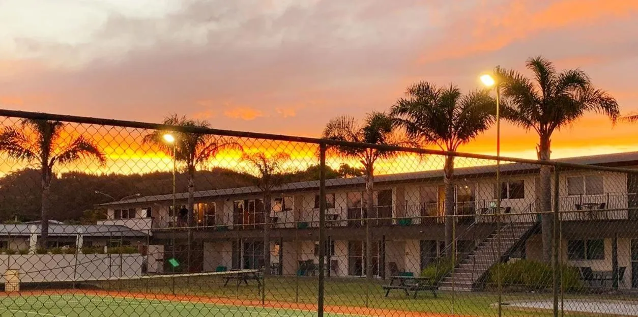 Sunset in Palm Pacific Resort & Motel