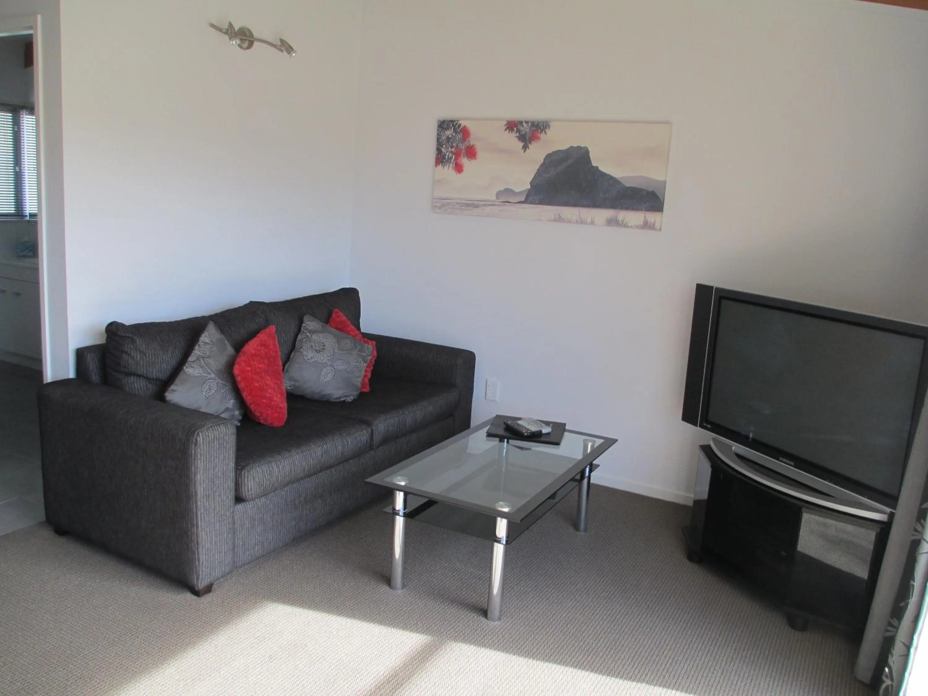 Kitchen or kitchenette in Palm Pacific Resort & Motel