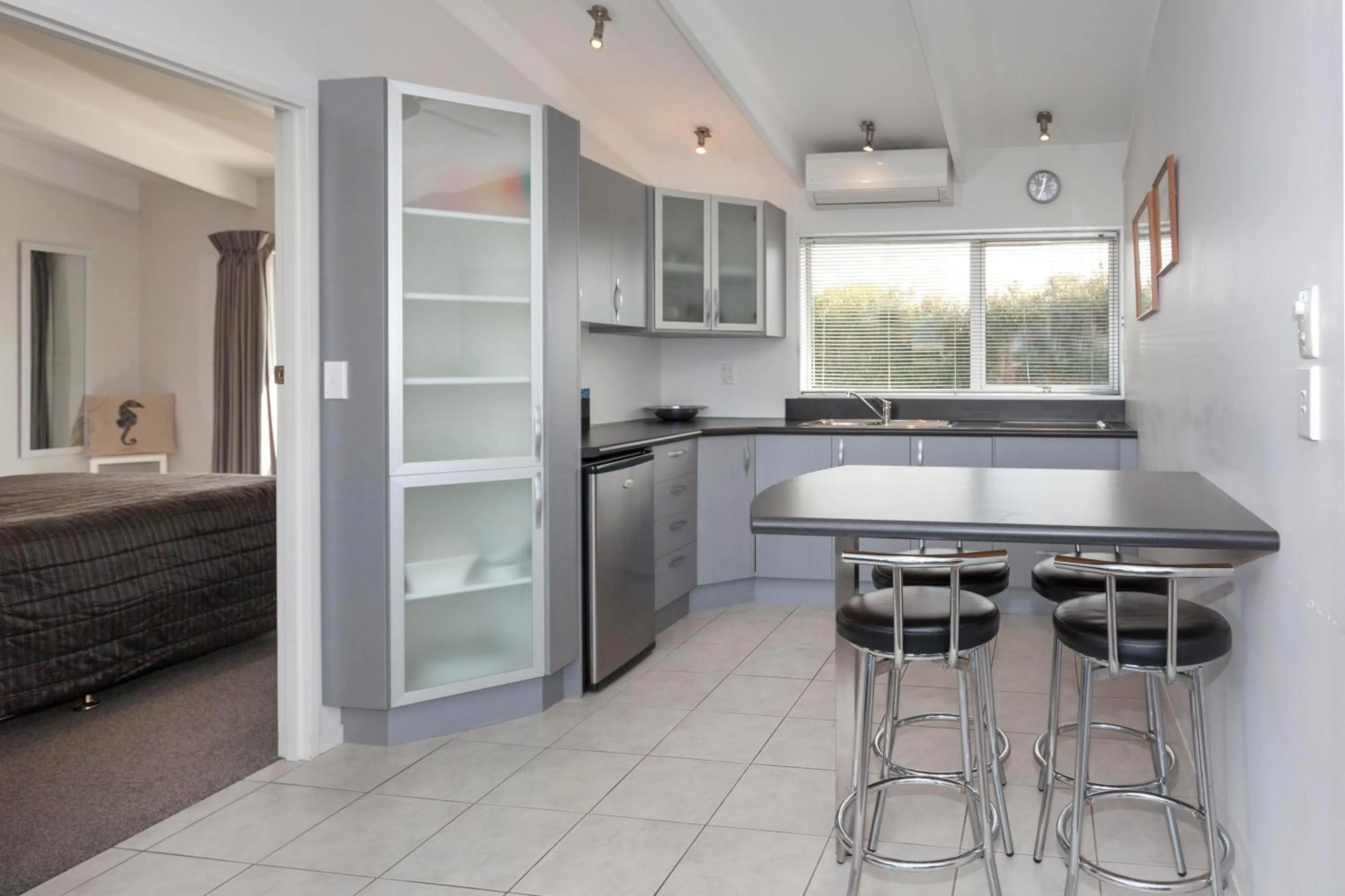 Bathroom in Palm Pacific Resort & Motel