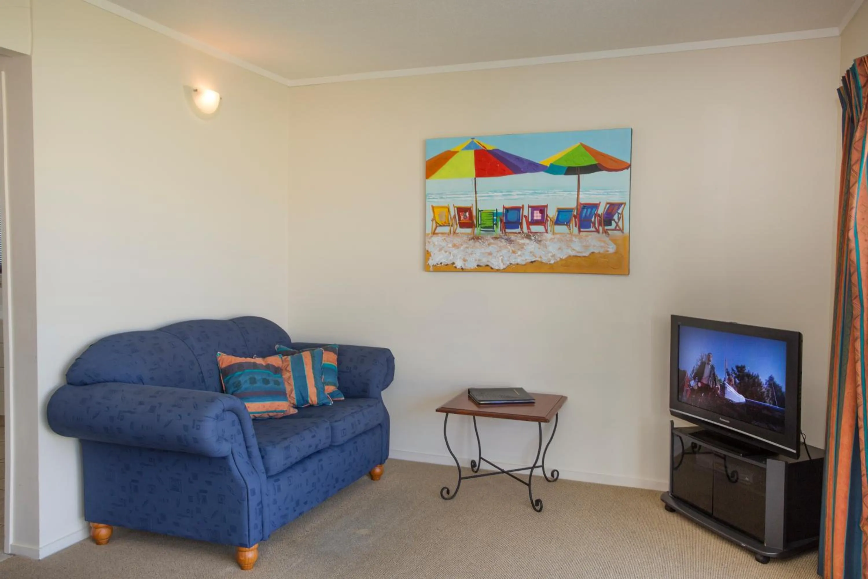 Living room in Palm Pacific Resort & Motel