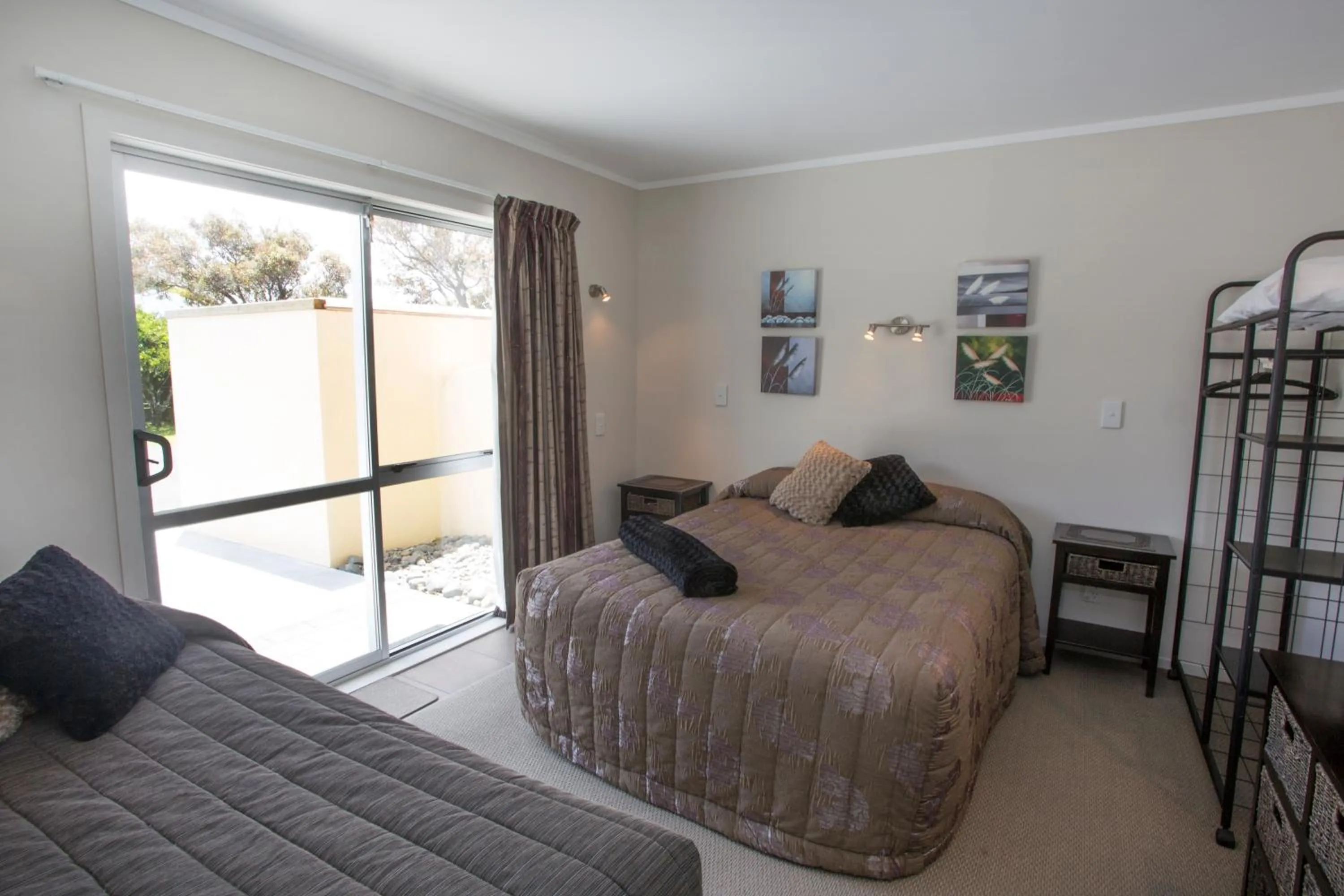 Day, Bed in Palm Pacific Resort & Motel