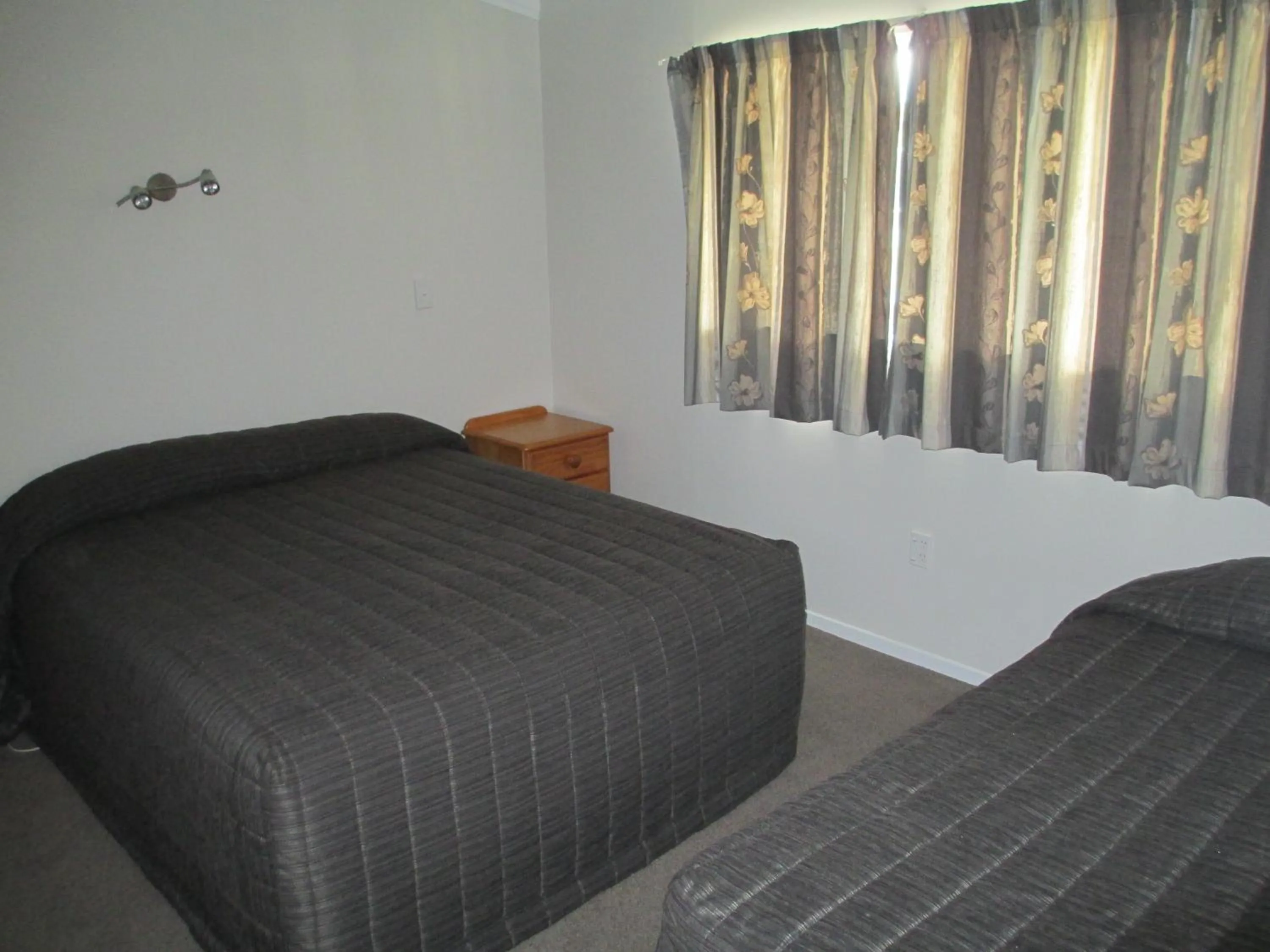 Photo of the whole room, Bed in Palm Pacific Resort & Motel
