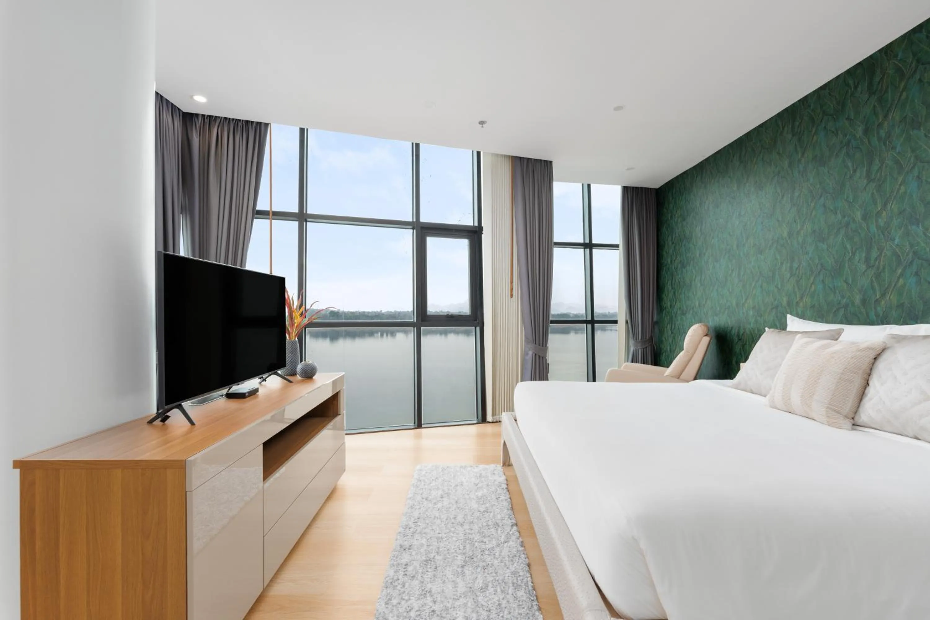 Bed in Naka-Raj Escape Hotel