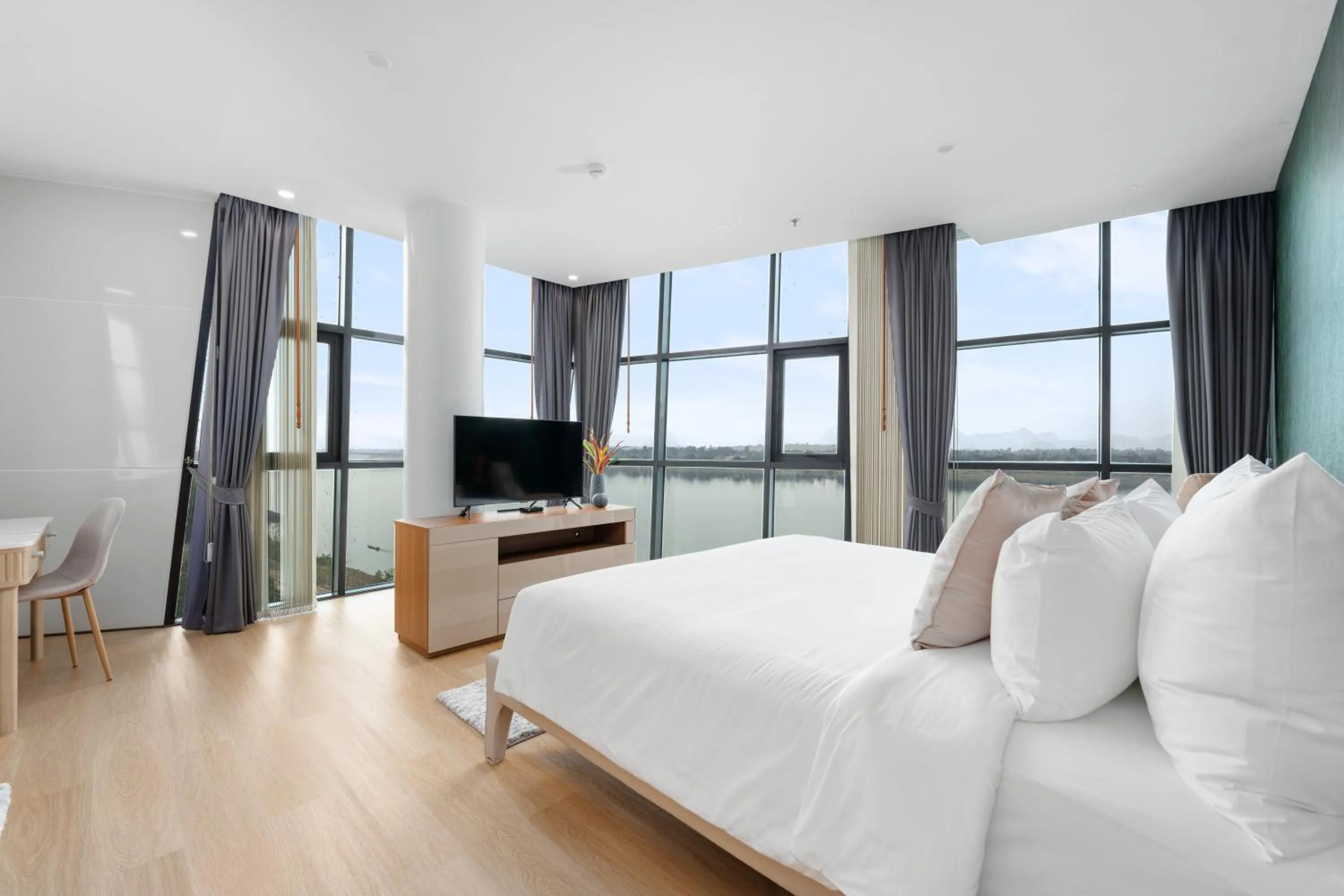 Bed in Naka-Raj Escape Hotel