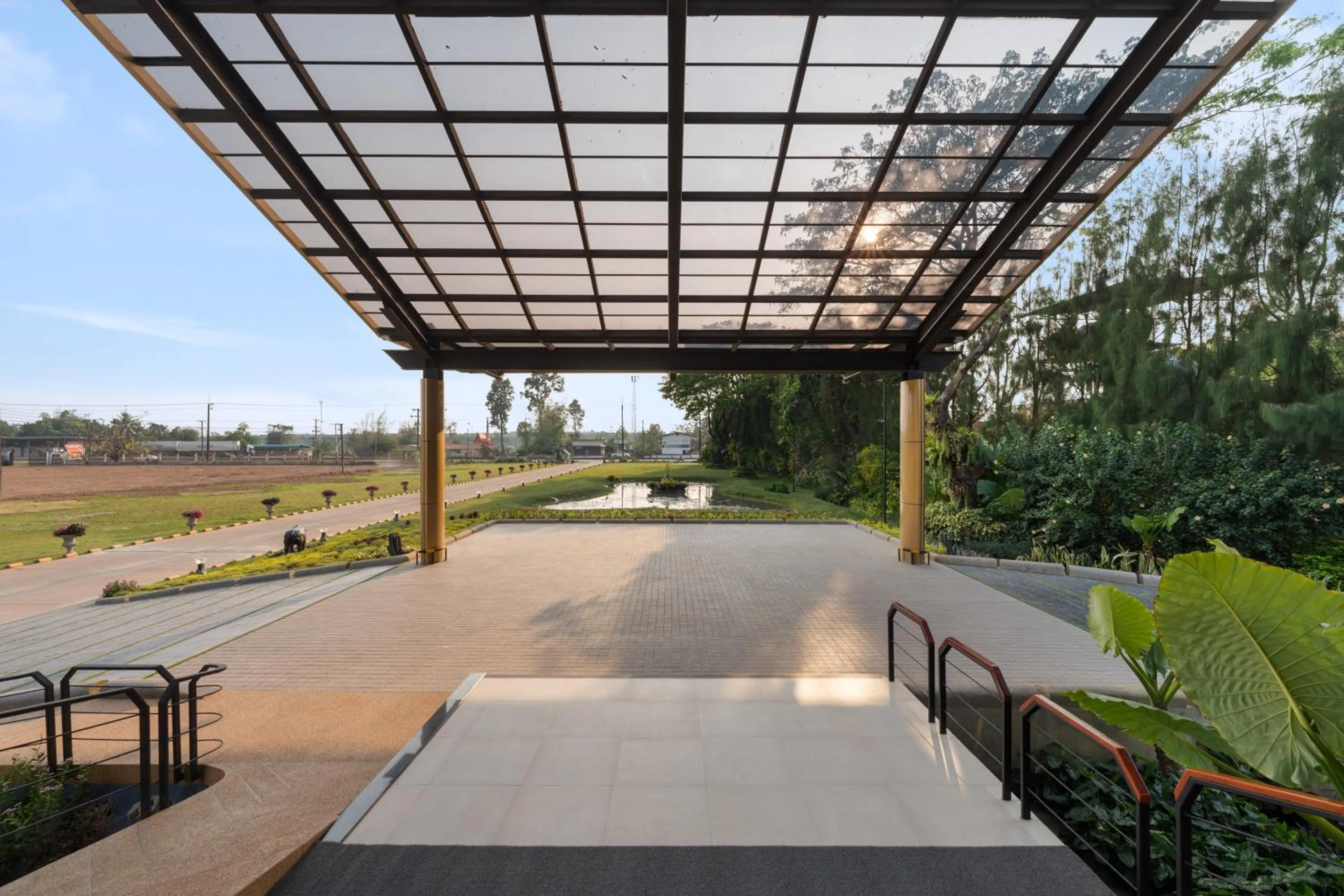 Day in Naka-Raj Escape Hotel