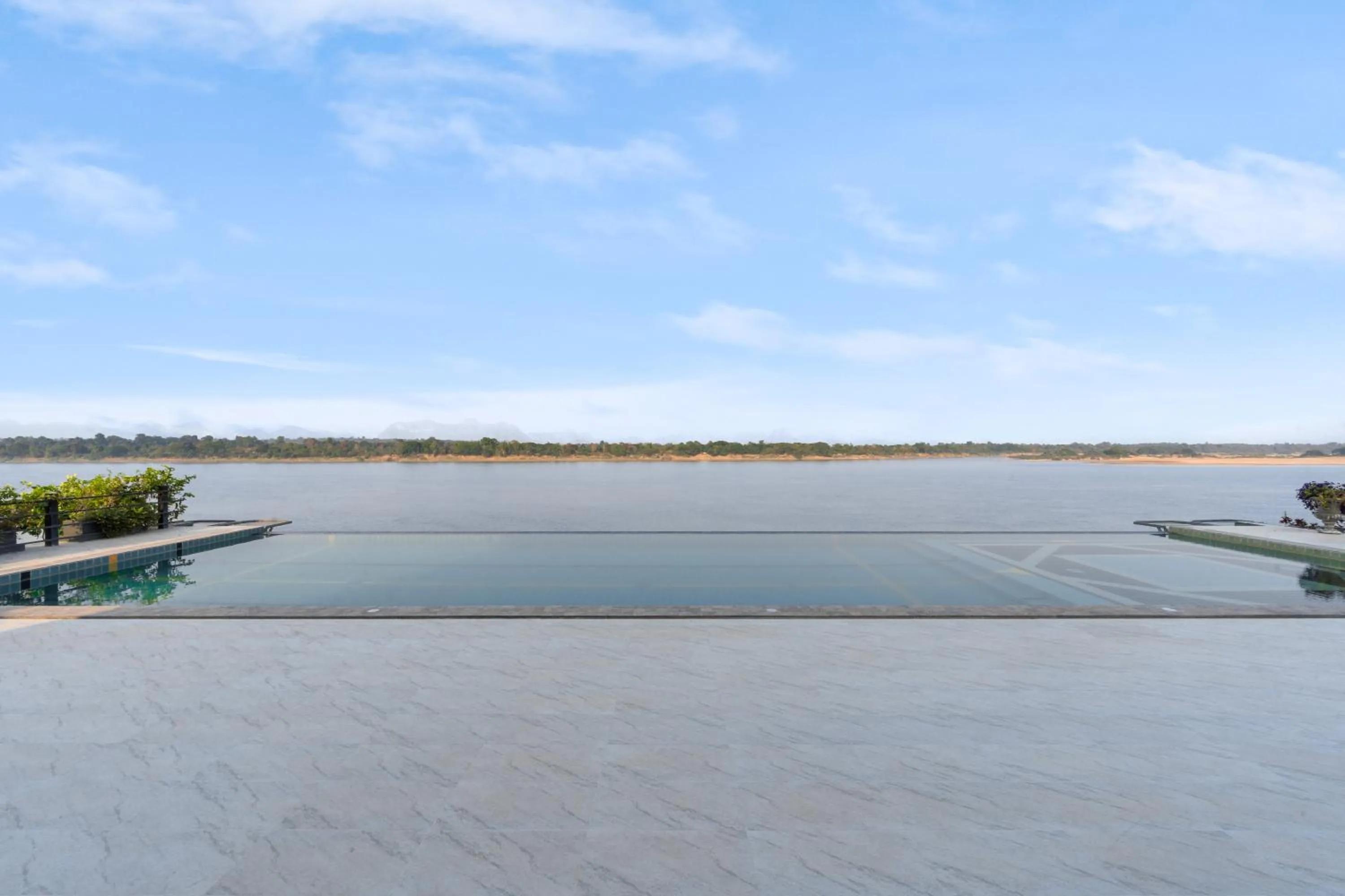 River view in Naka-Raj Escape Hotel