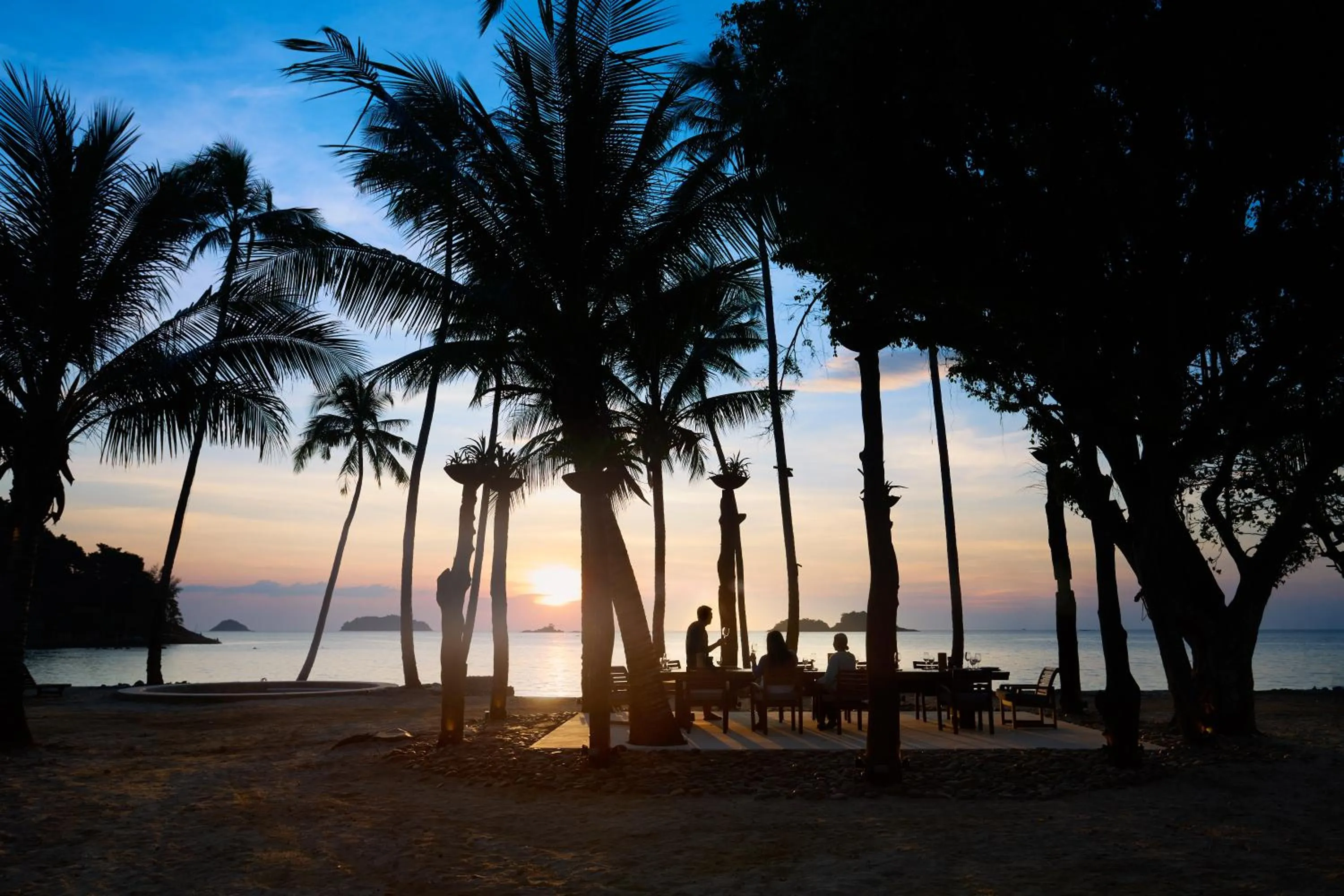 Restaurant/places to eat in Vignette Collection Dinso Resort & Villas Ko Chang by IHG