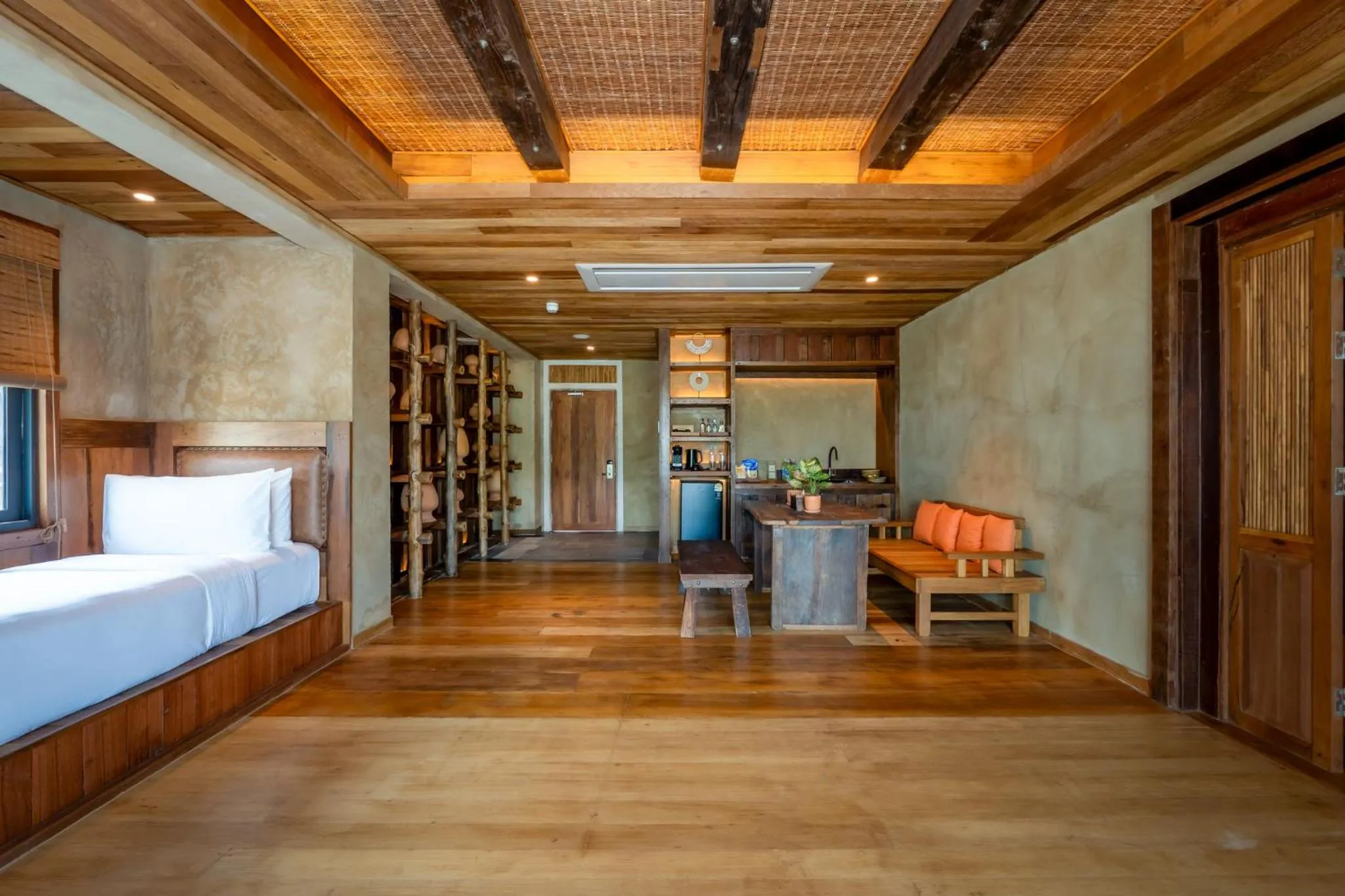 Photo of the whole room, Bed in Vignette Collection Dinso Resort & Villas Ko Chang by IHG