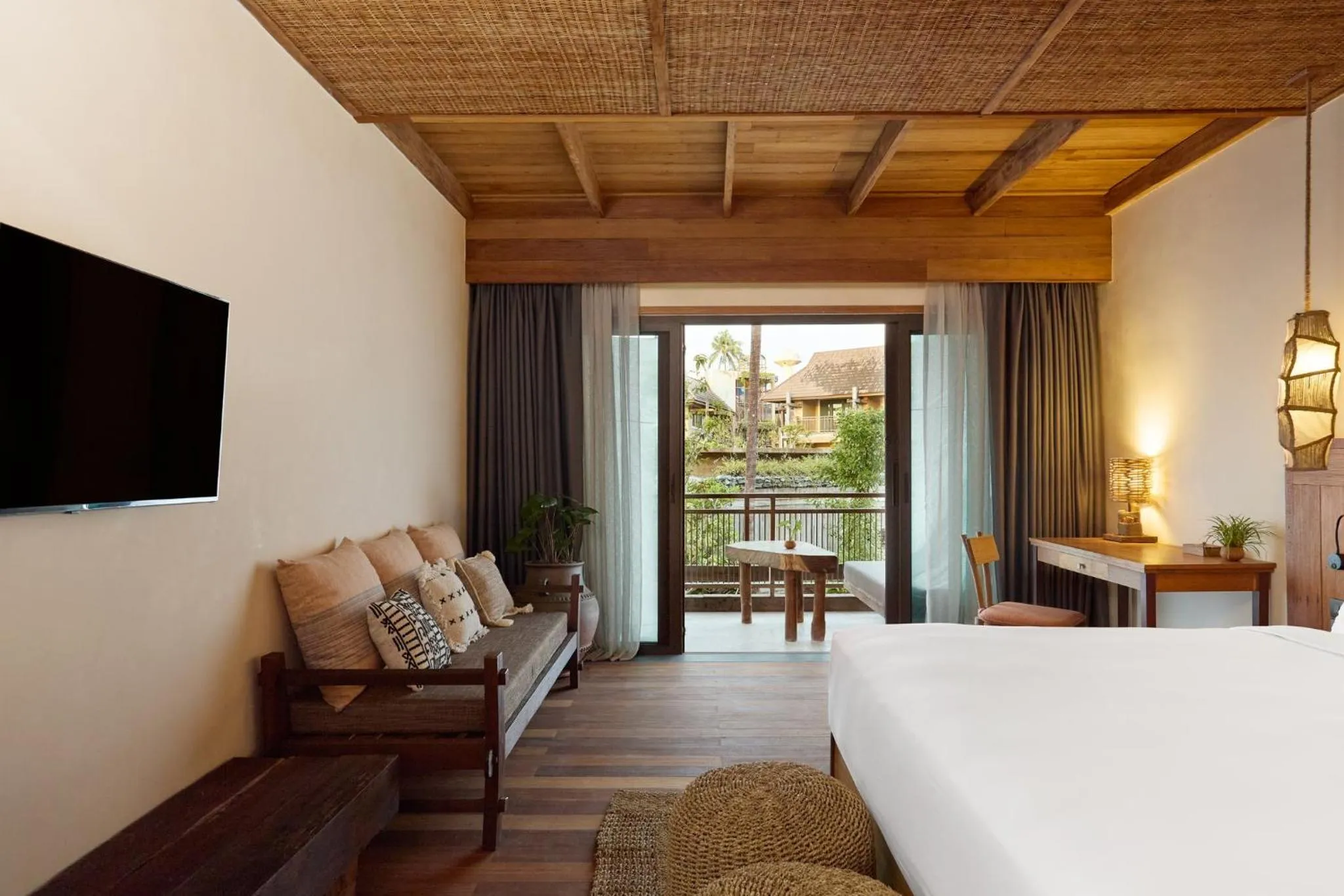 Photo of the whole room, Bed in Vignette Collection Dinso Resort & Villas Ko Chang by IHG