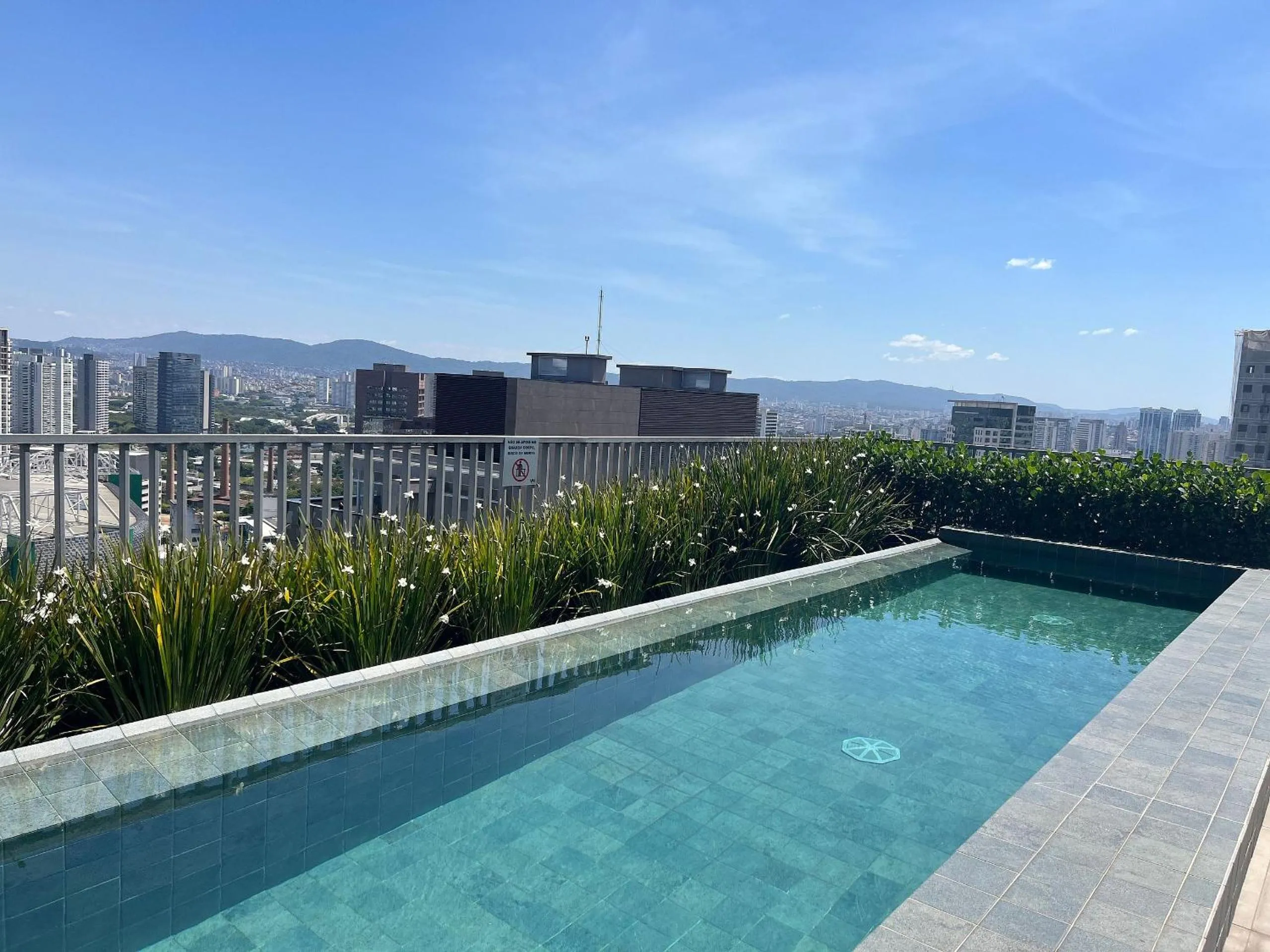 Swimming pool in Apartamentos em frente ao Allianz Parque