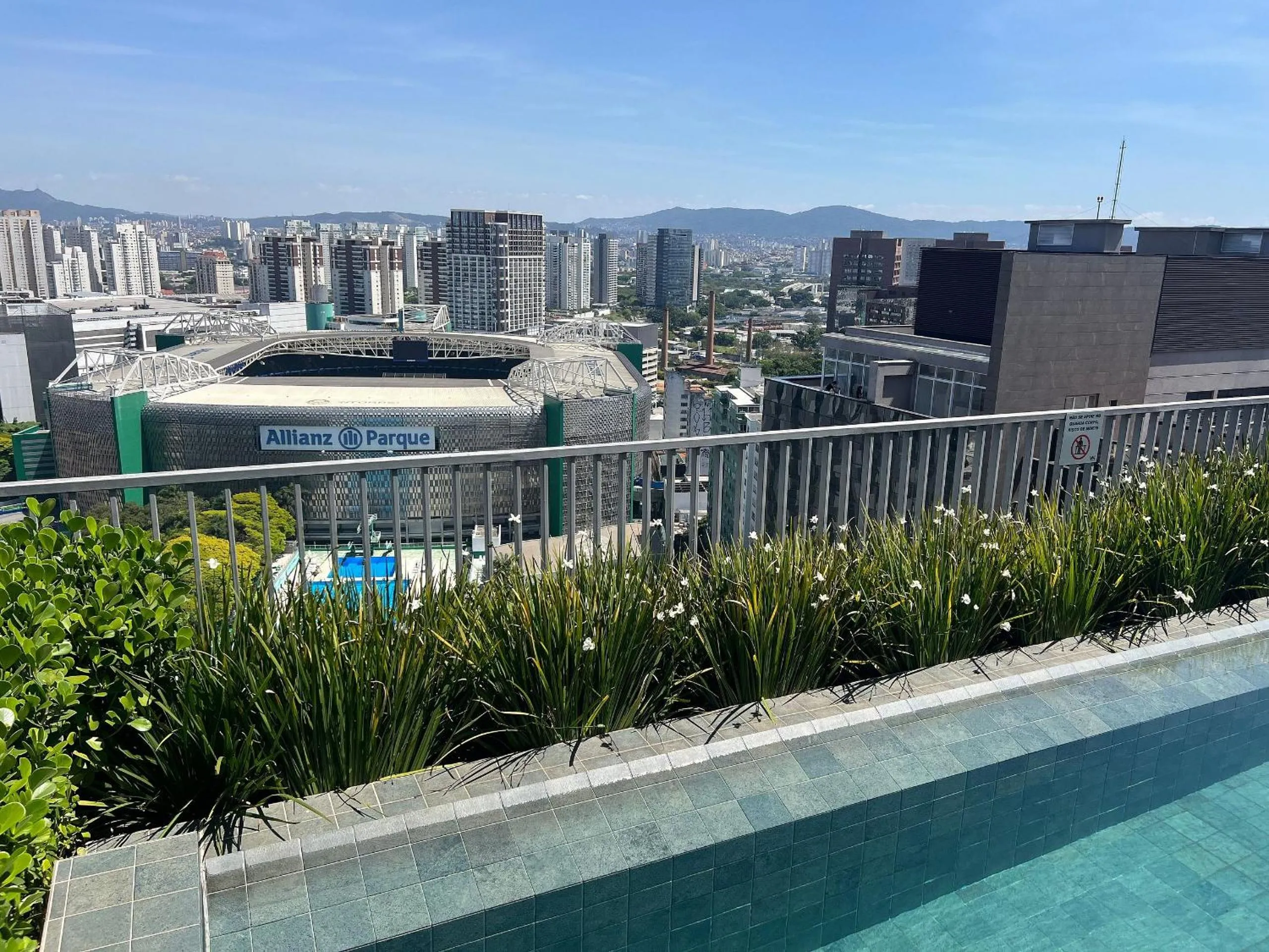 Pool view in Apartamentos em frente ao Allianz Parque