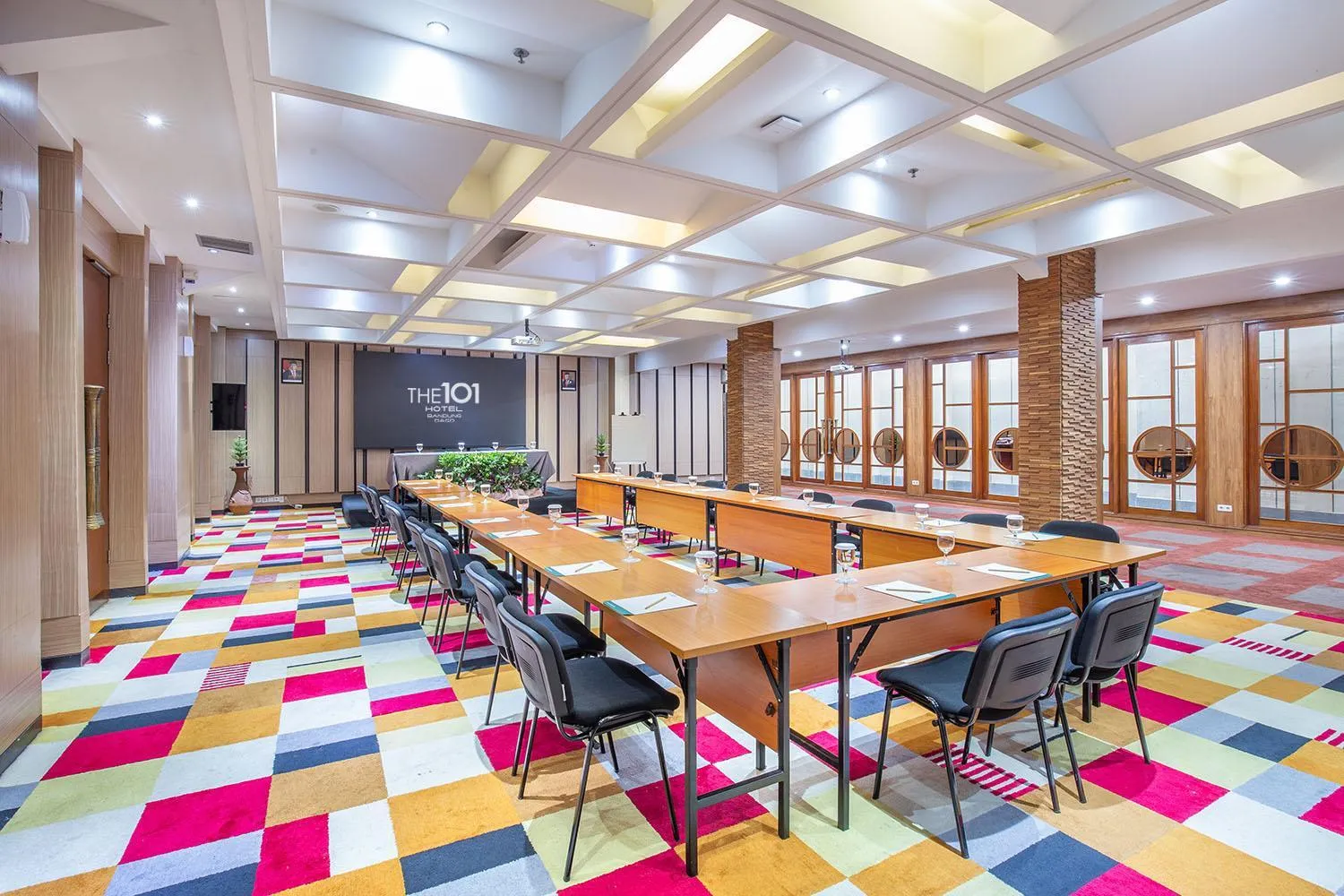 Meeting/conference room in THE 1O1 Bandung Dago