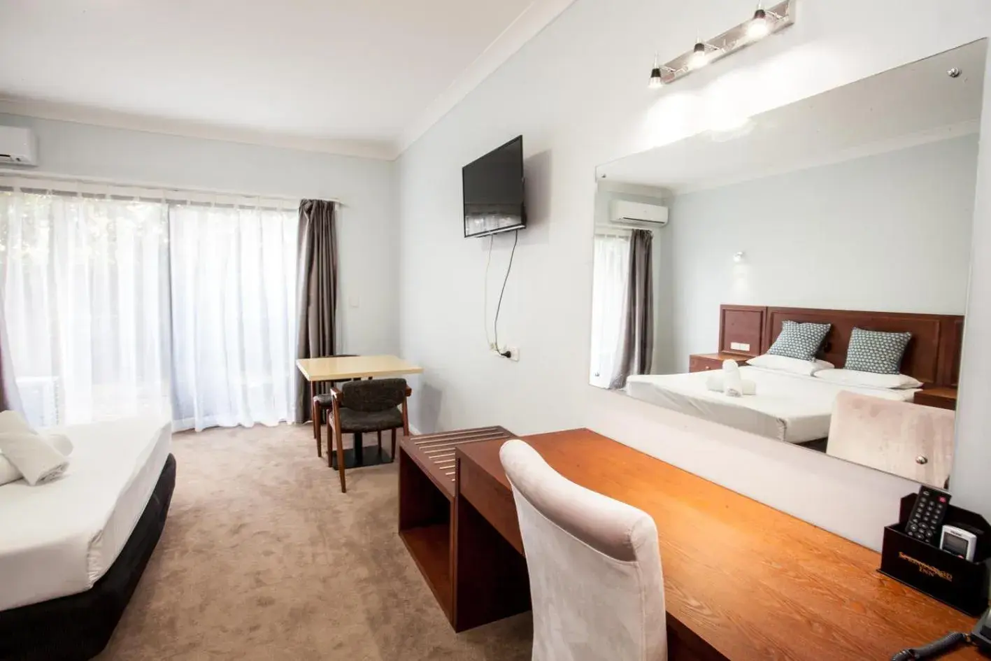 Queen Studio in Springwood Motor Inn Queen Studio in Springwood Motor Inn