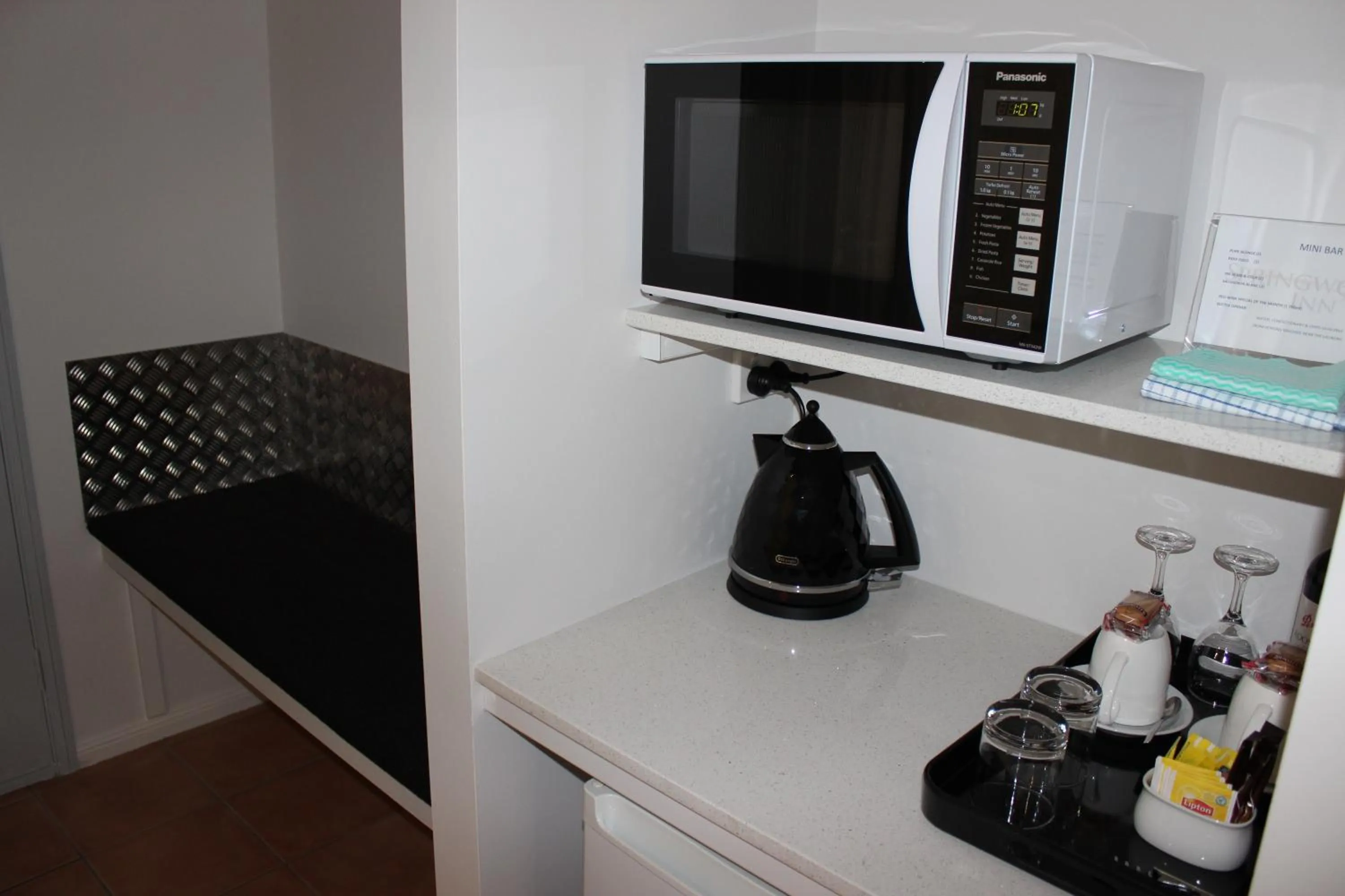 Coffee/tea facilities in Springwood Motor Inn