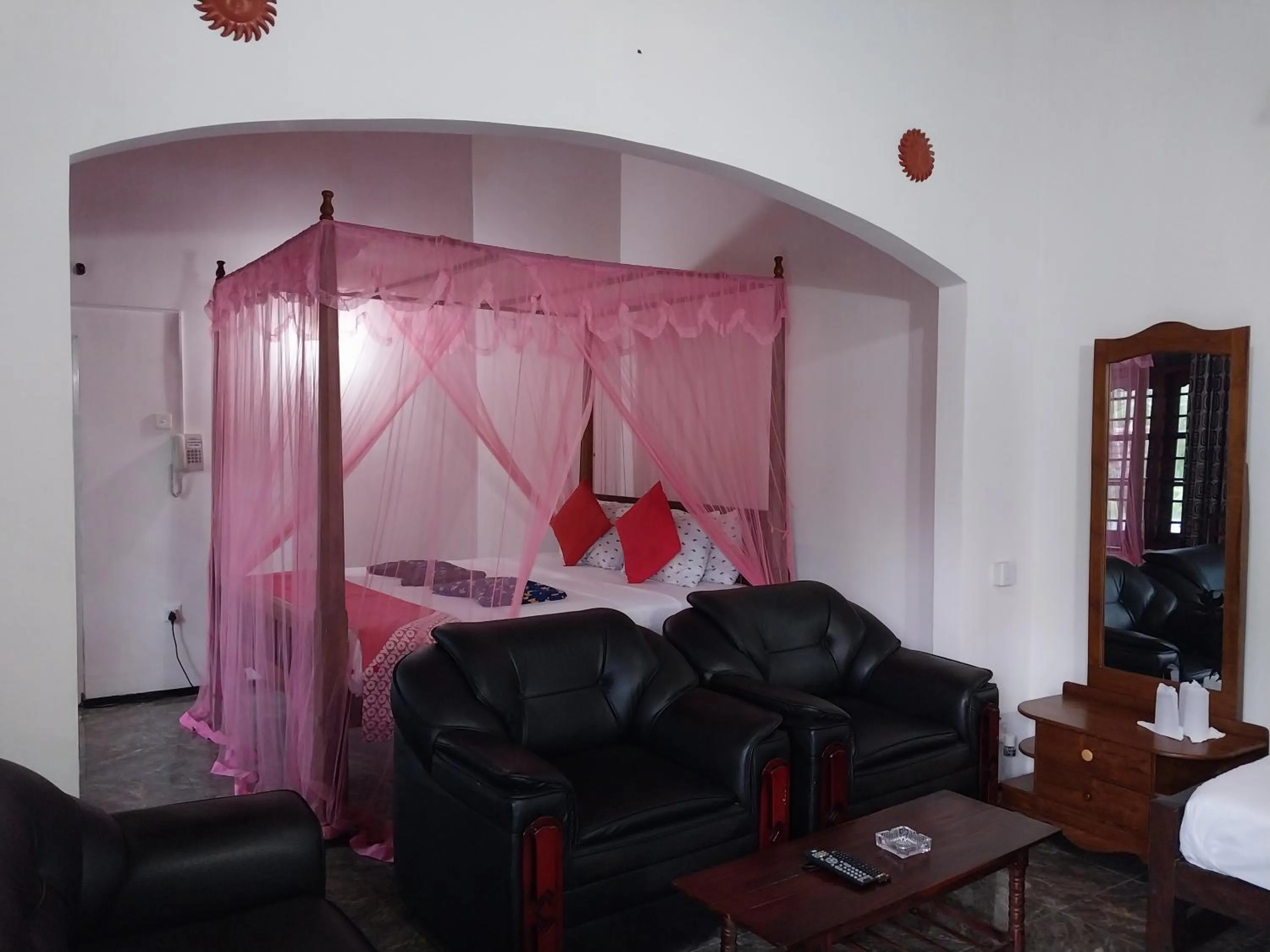 Happy Night Holiday Inn