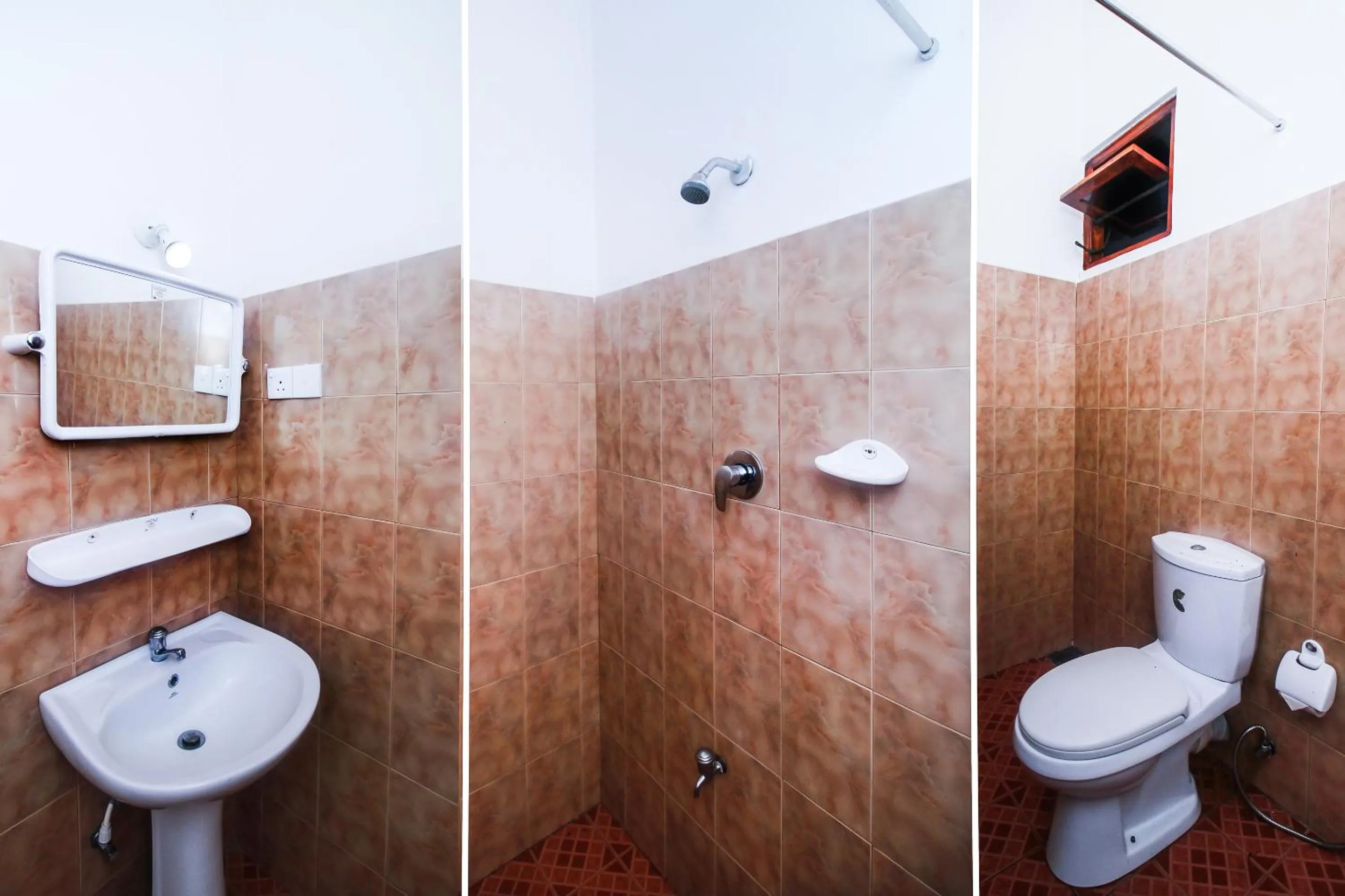 Bathroom in Happy Night Holiday Inn