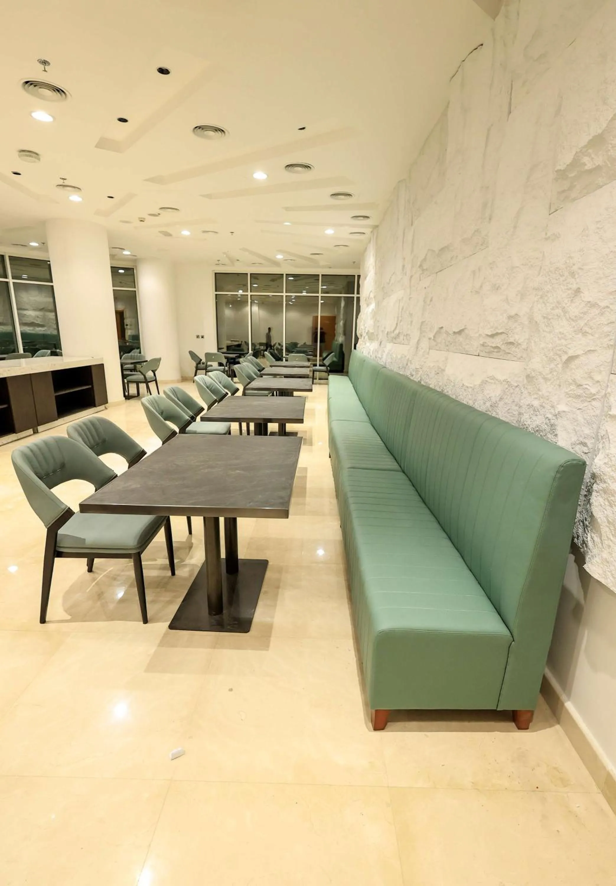 Restaurant/places to eat in Best Western Premier M Four Hotel