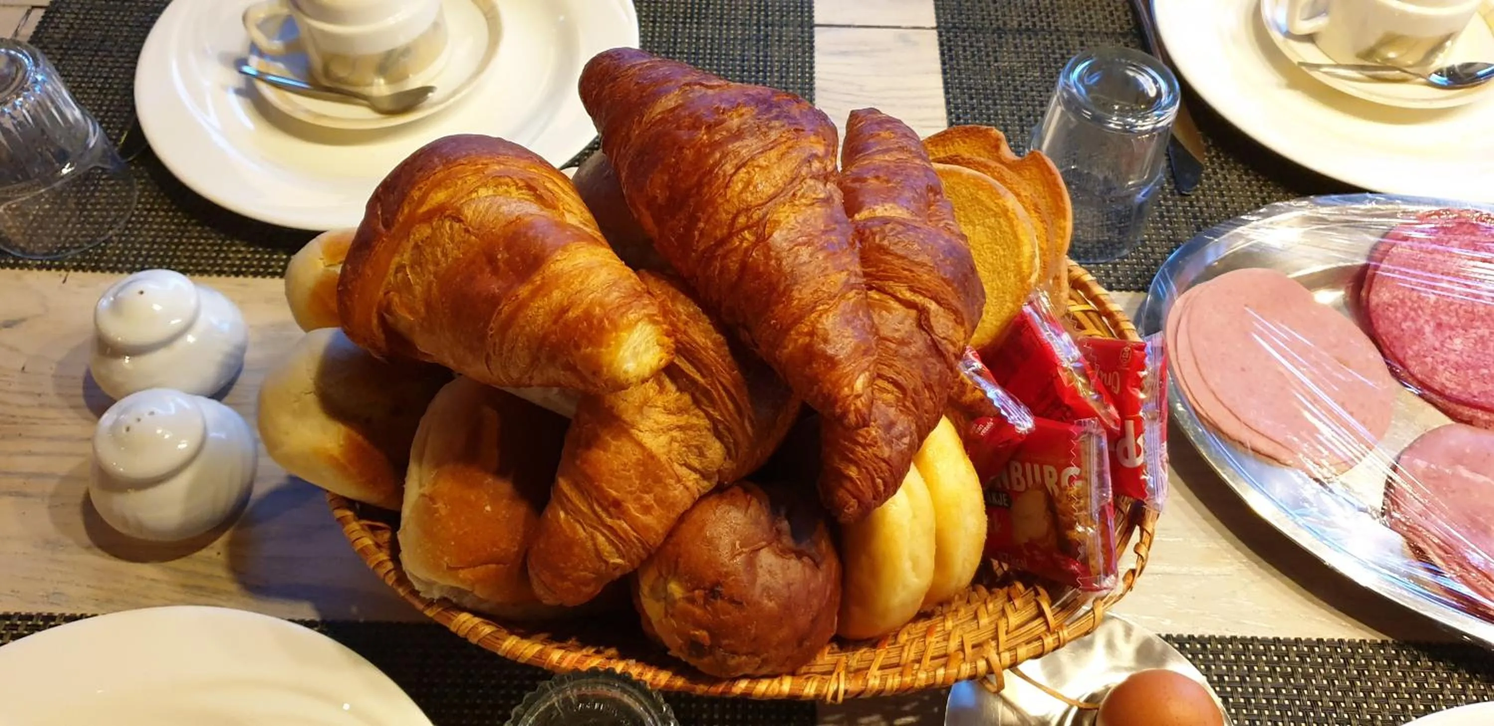Continental breakfast in De Zevende Hemel