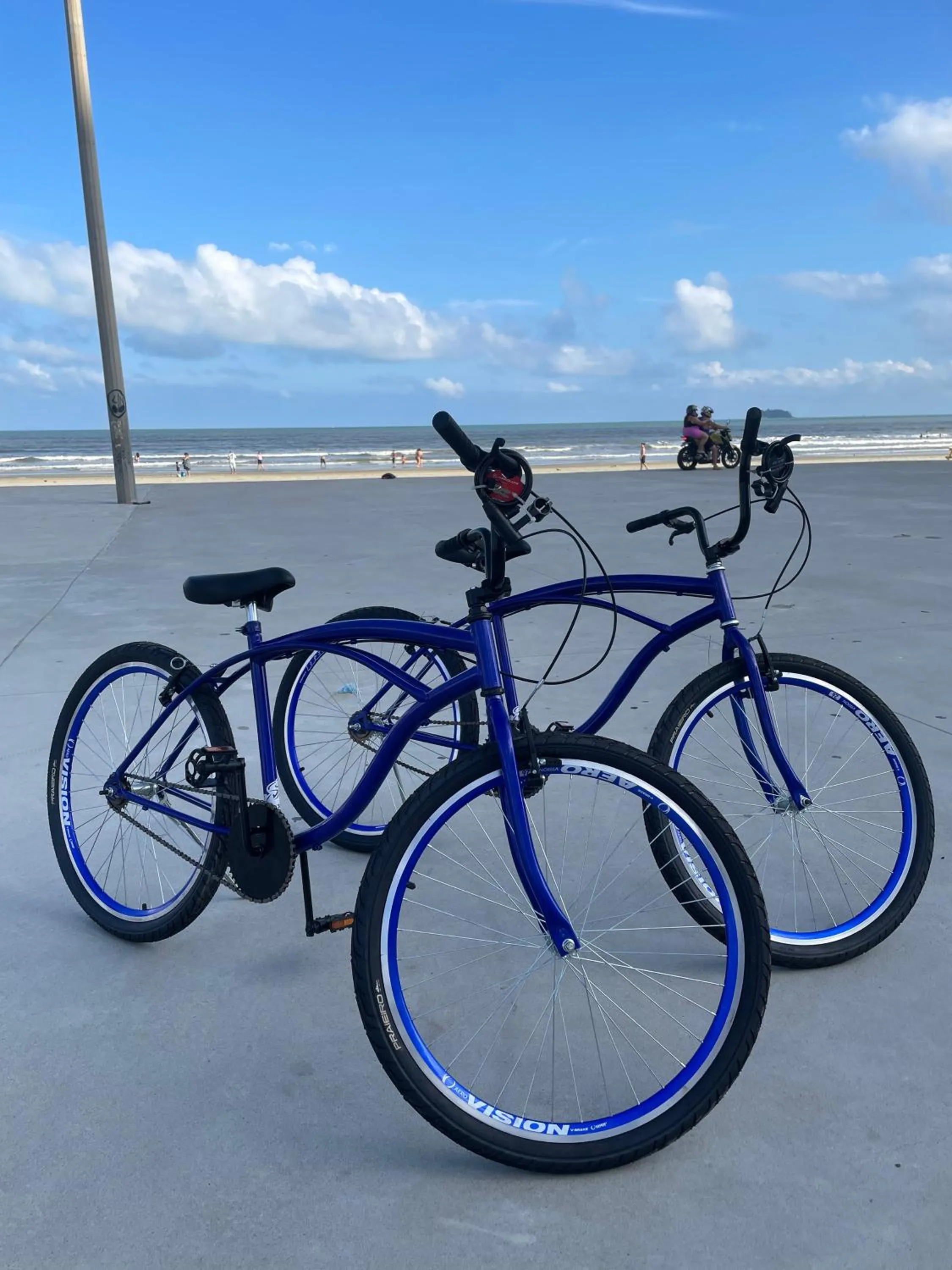 Day in Surfside Suites