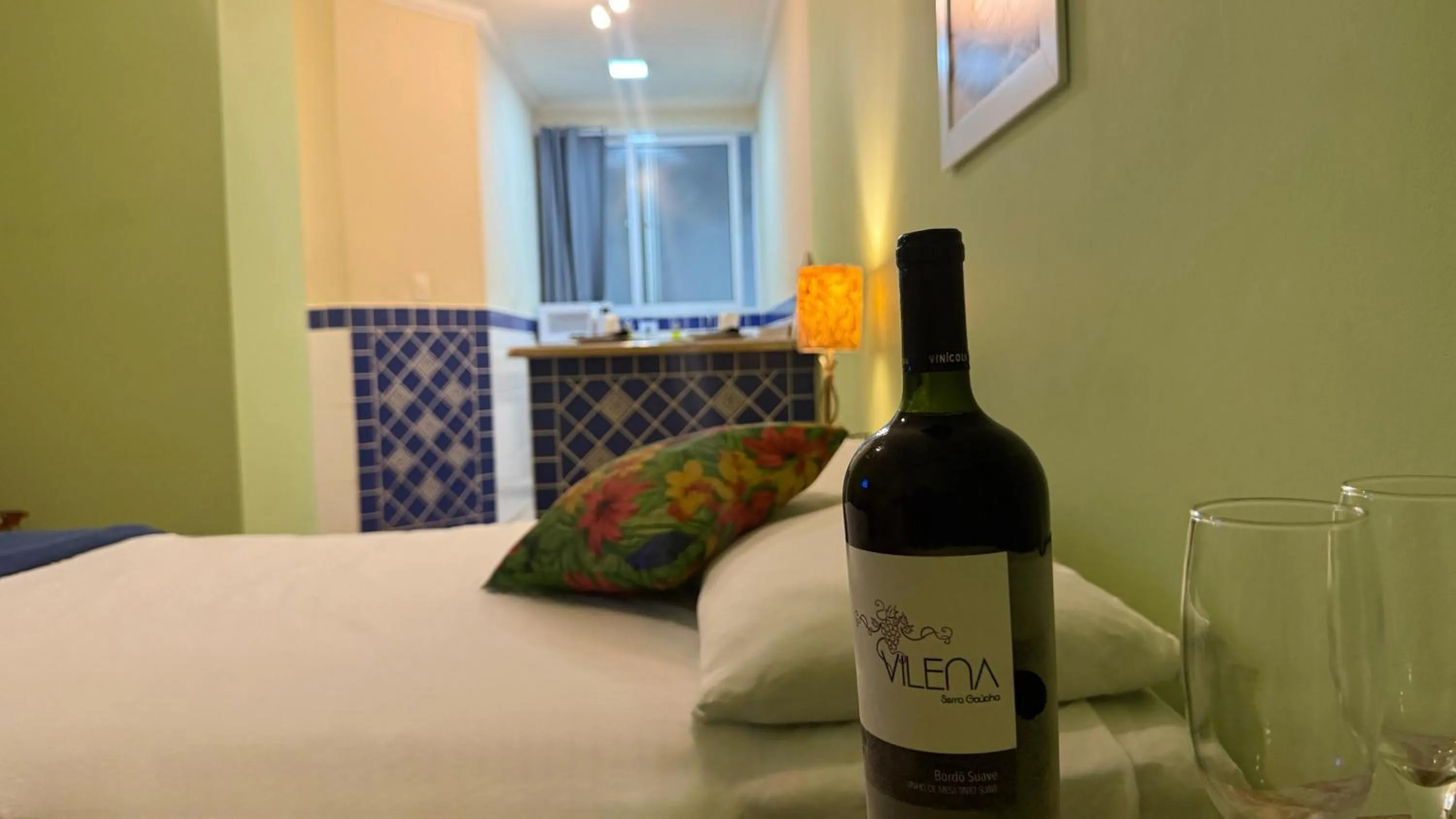 Bedroom, Bed in Surfside Suites