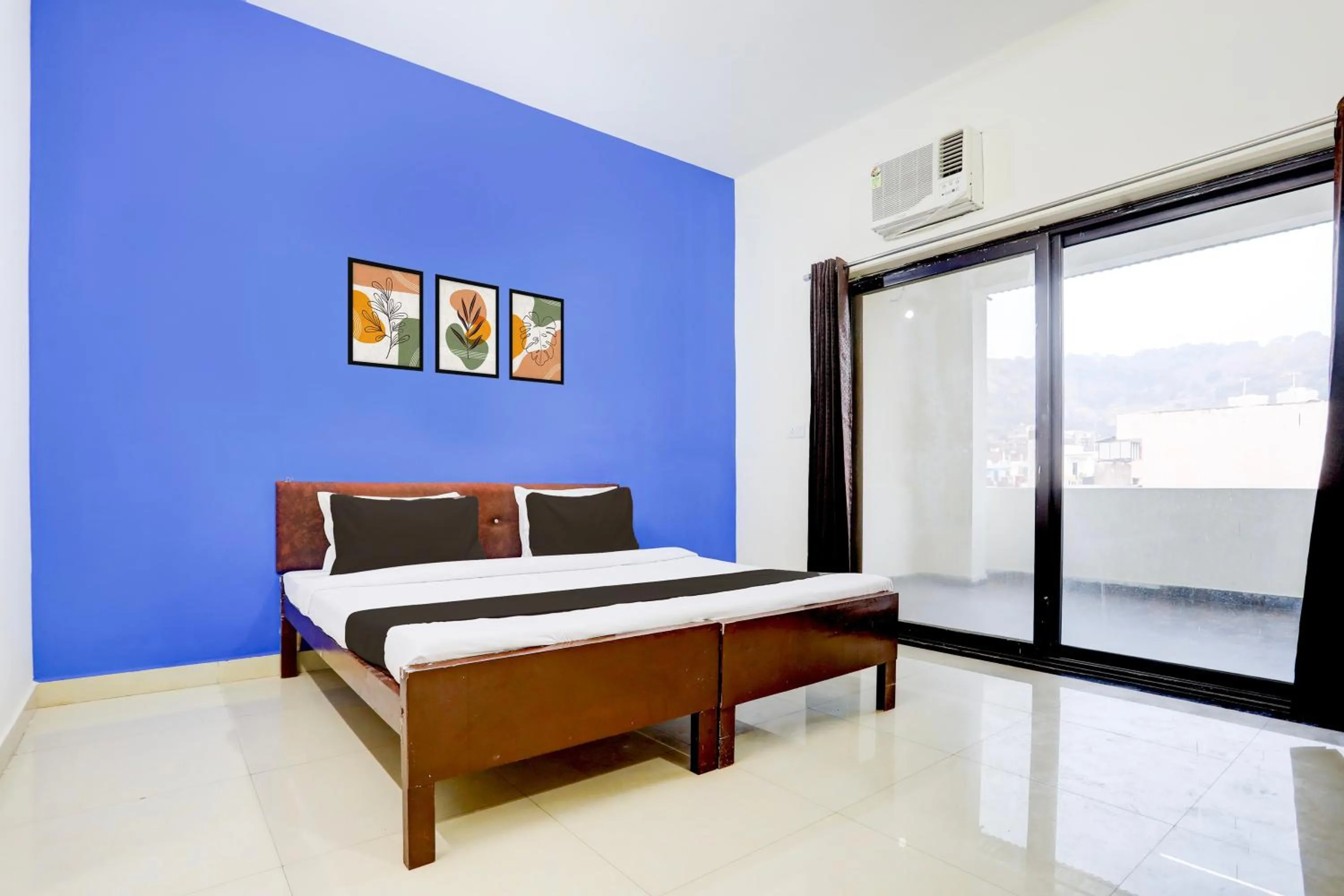 Bedroom, Bed in Hotel O Shree Mayaa