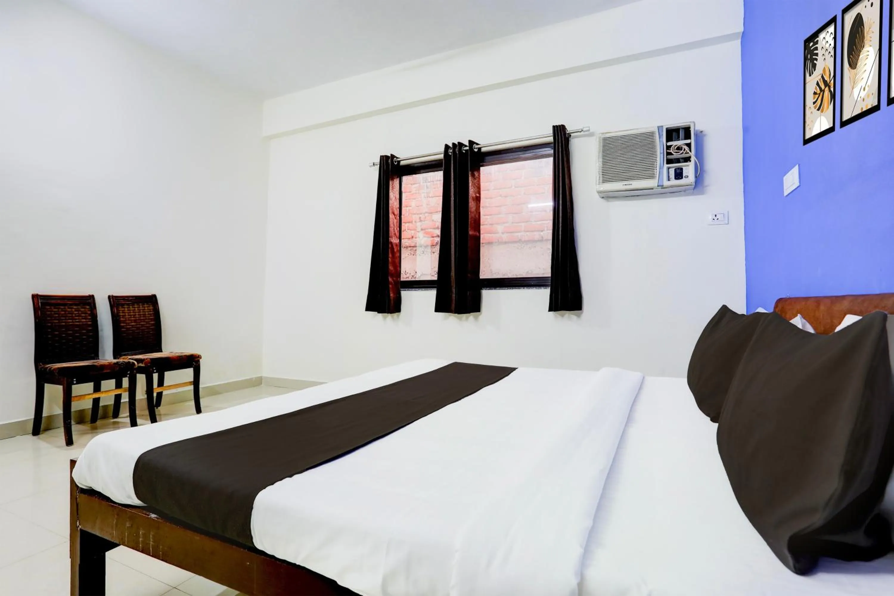 Bathroom, Bed in Hotel O Shree Mayaa