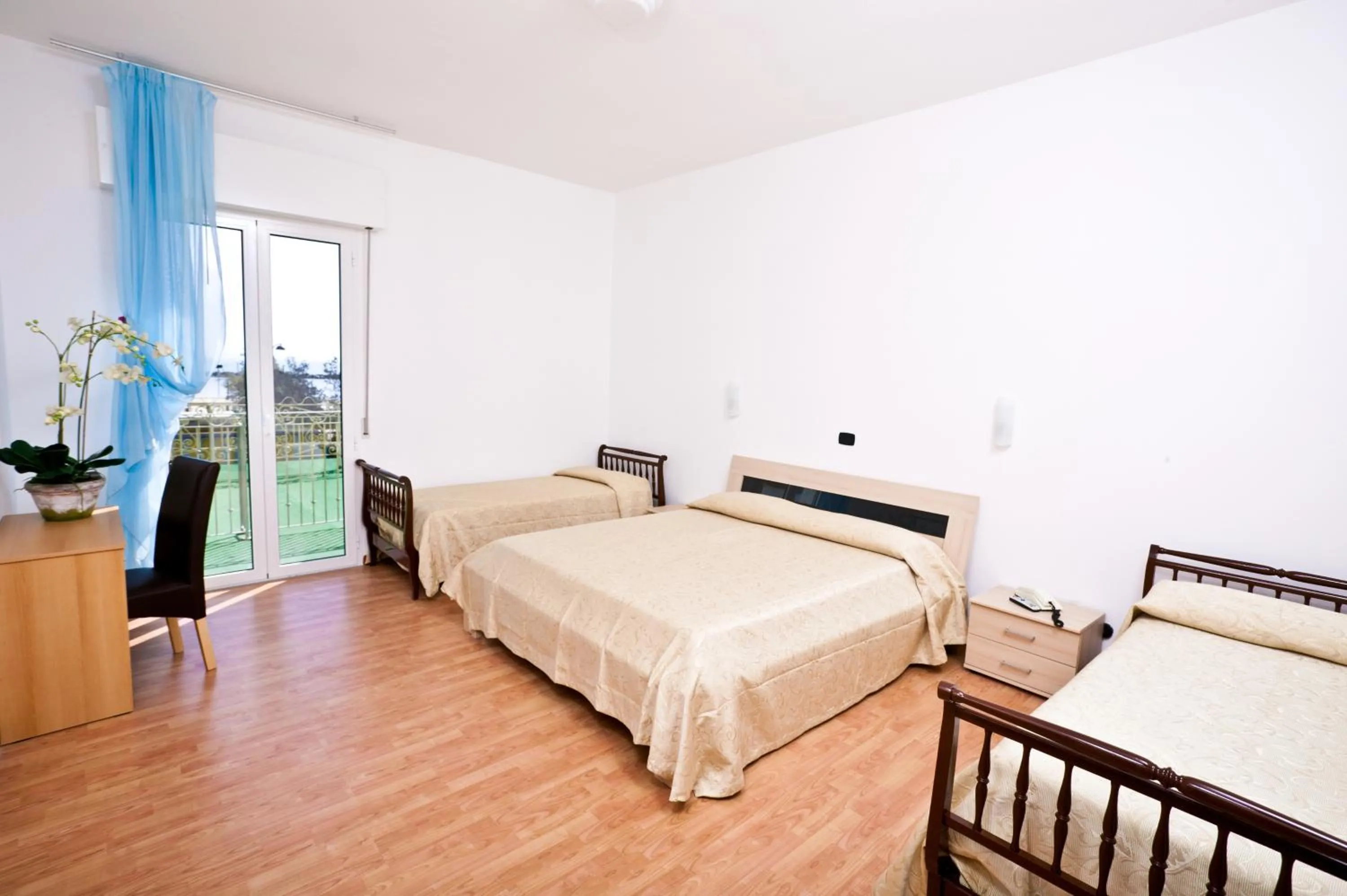 Bed in Hotel Holiday Park