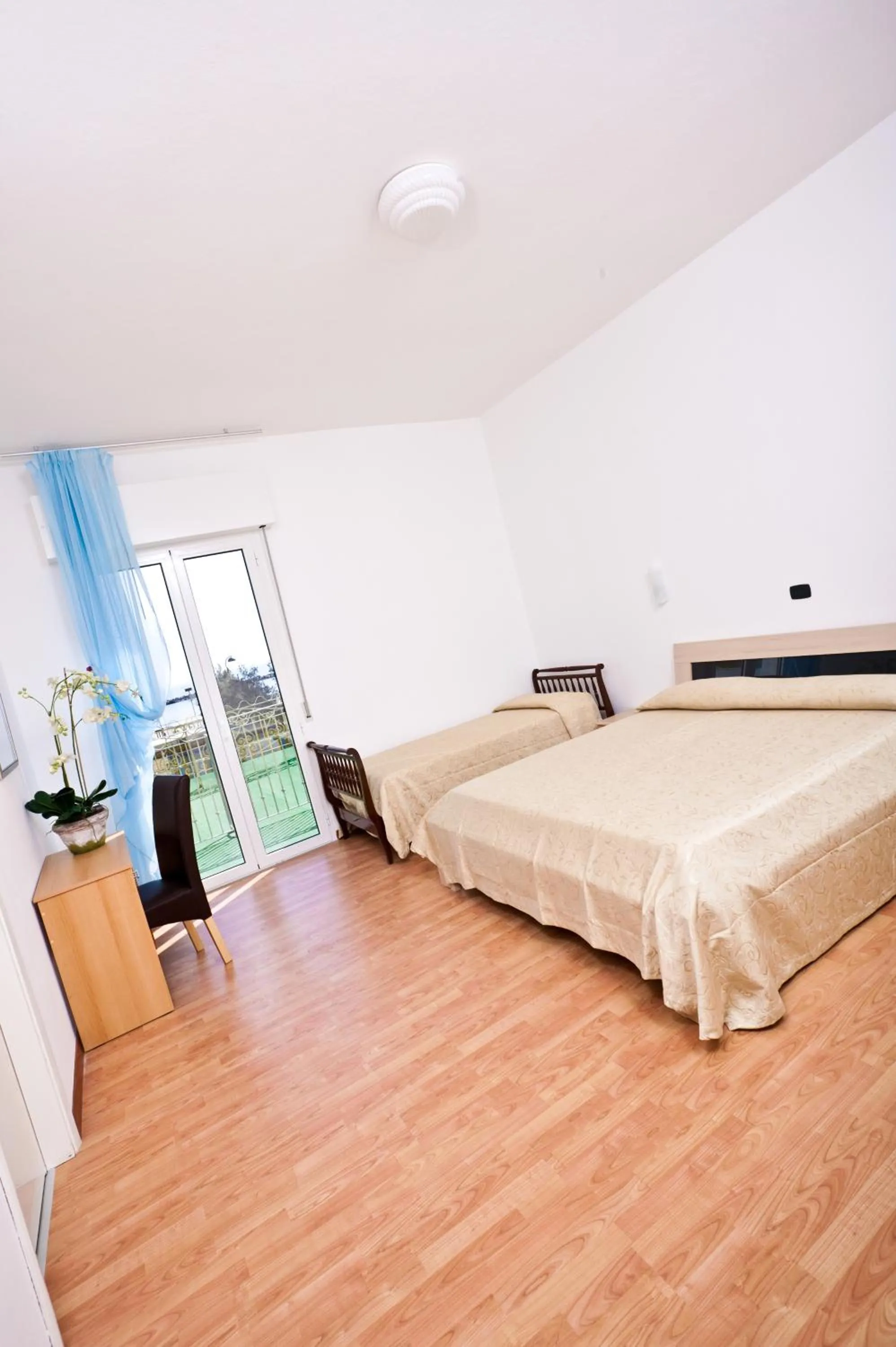 Day, Bed in Hotel Holiday Park