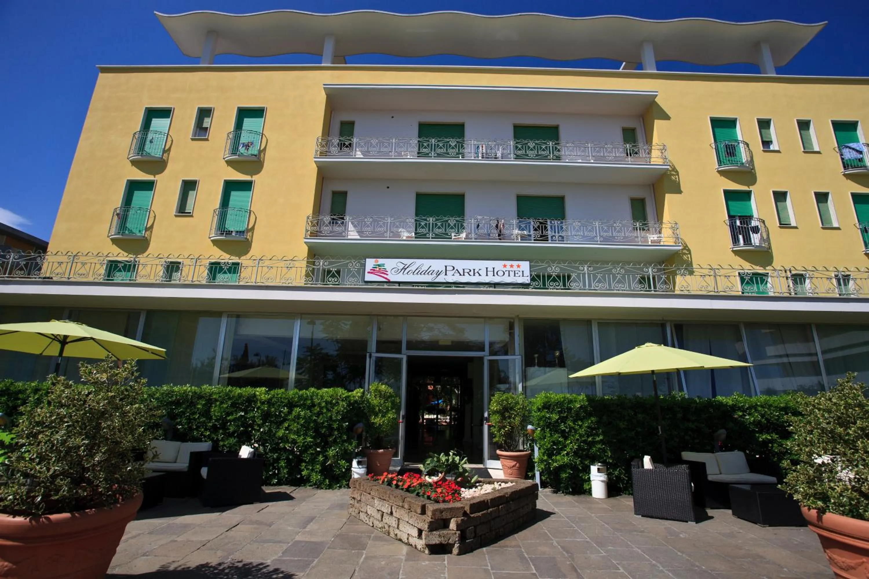 Property building in Hotel Holiday Park