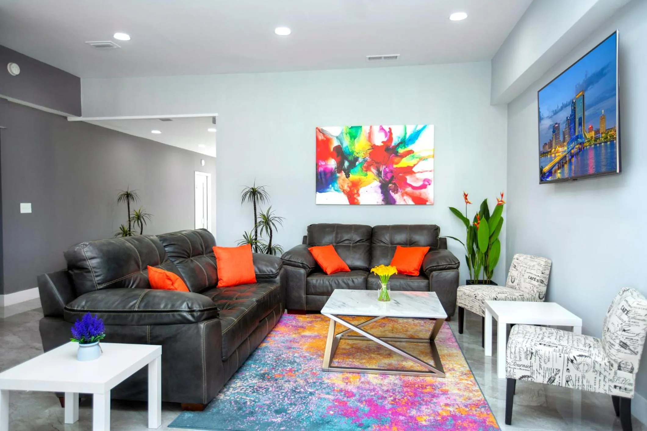 Seating area in Weekly Inn