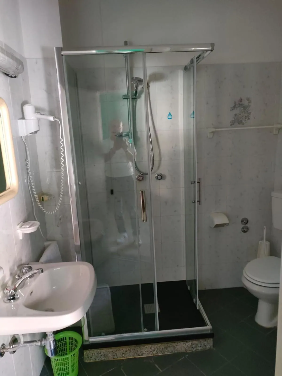 Shower in Albergo La Primula