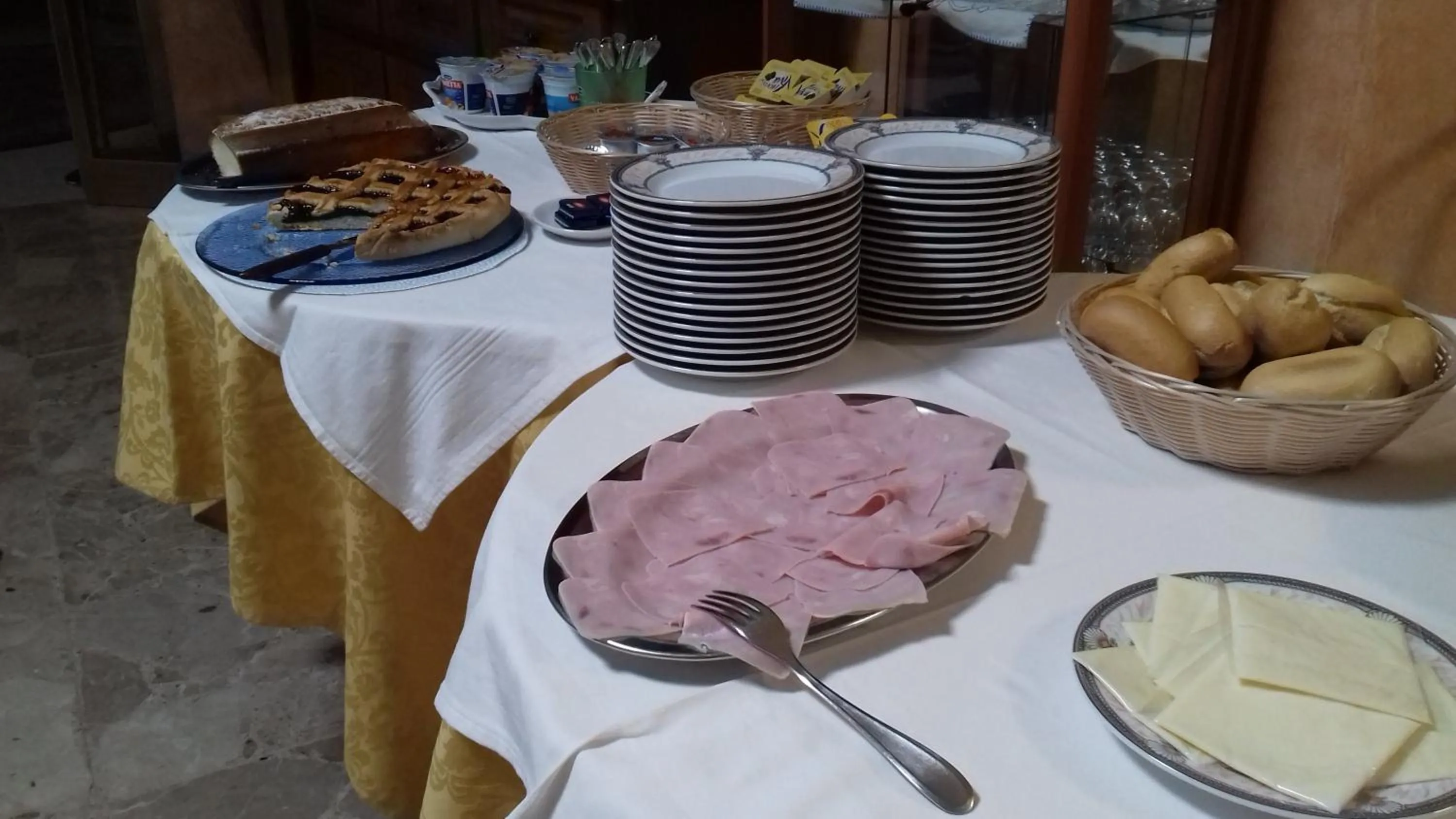 Buffet breakfast in Albergo La Primula