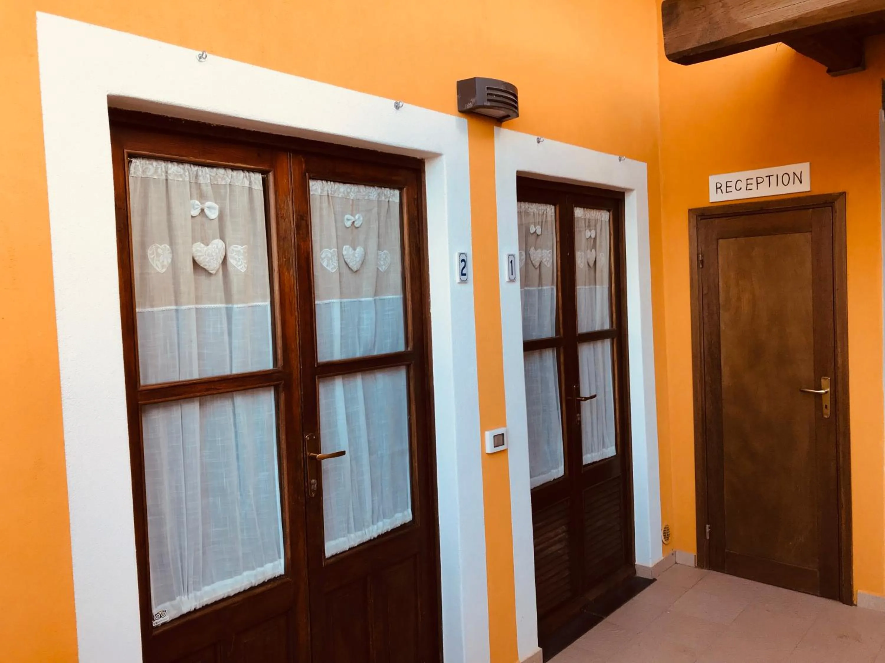 Facade/entrance in B&B La Goletta di Salina