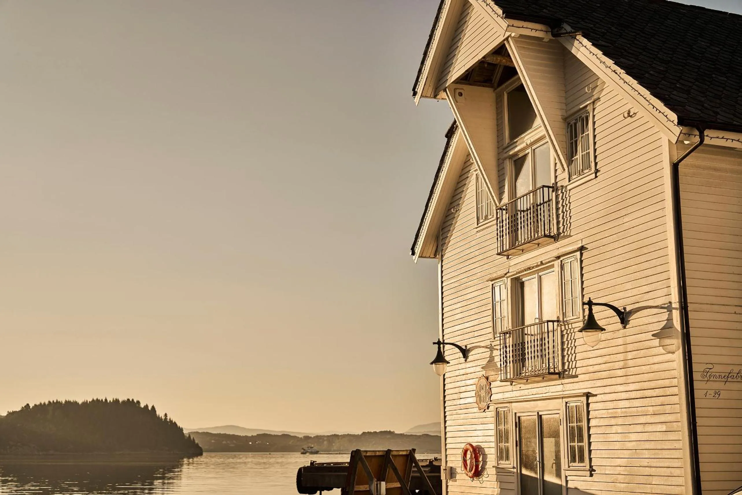 Property building in Bekkjarvik Gjestgiveri