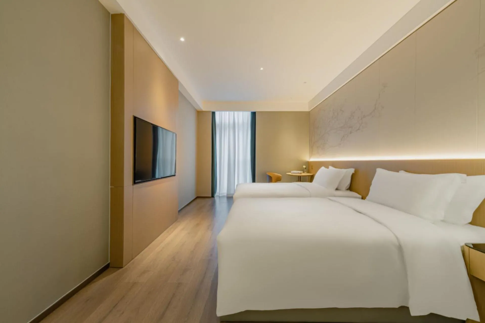 Twin Room with Balcony in The Skytel Hotel Shenzhen Central Park