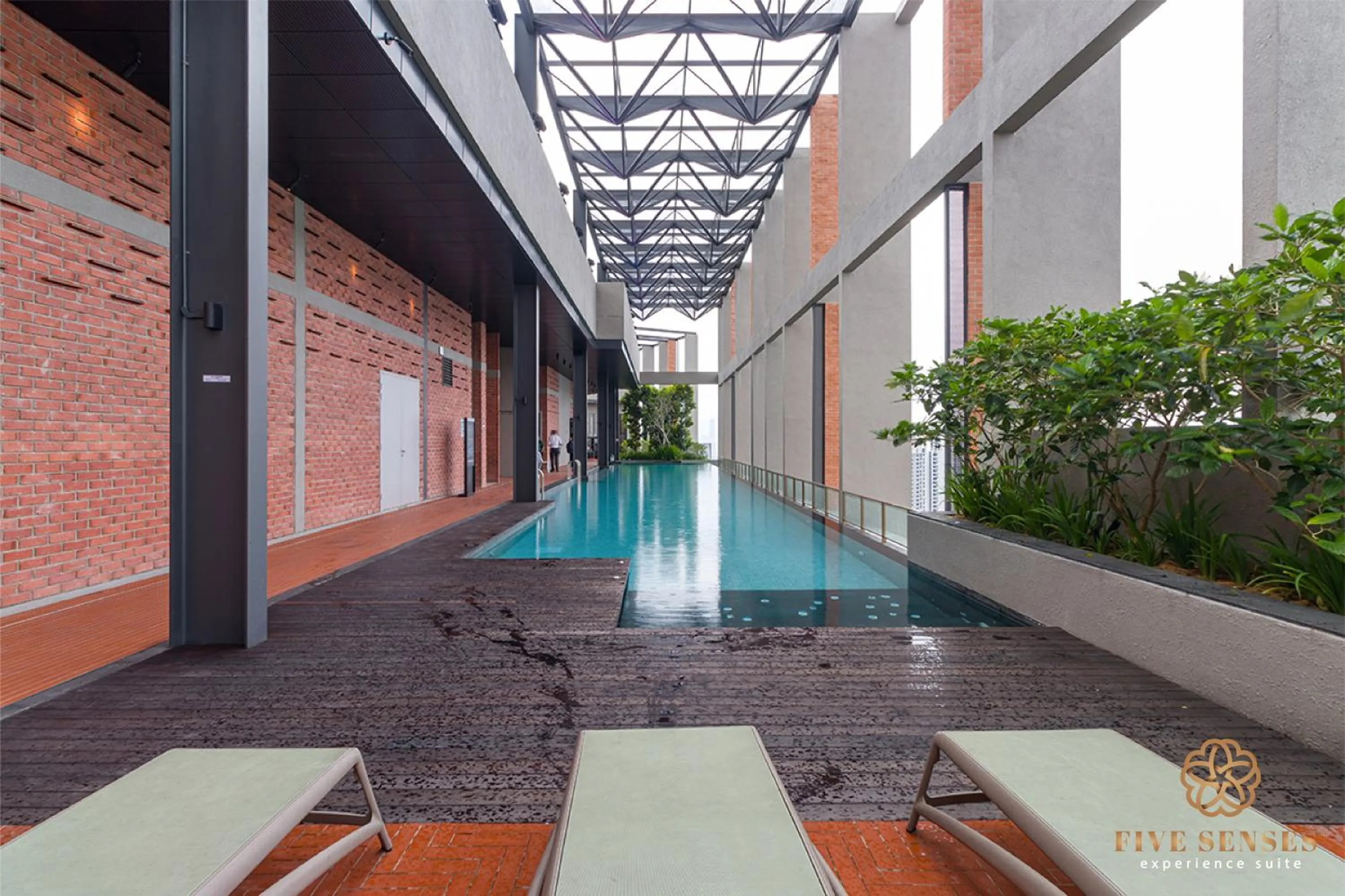 Swimming pool in Millerz Square Signature Suites, Kuala Lumpur