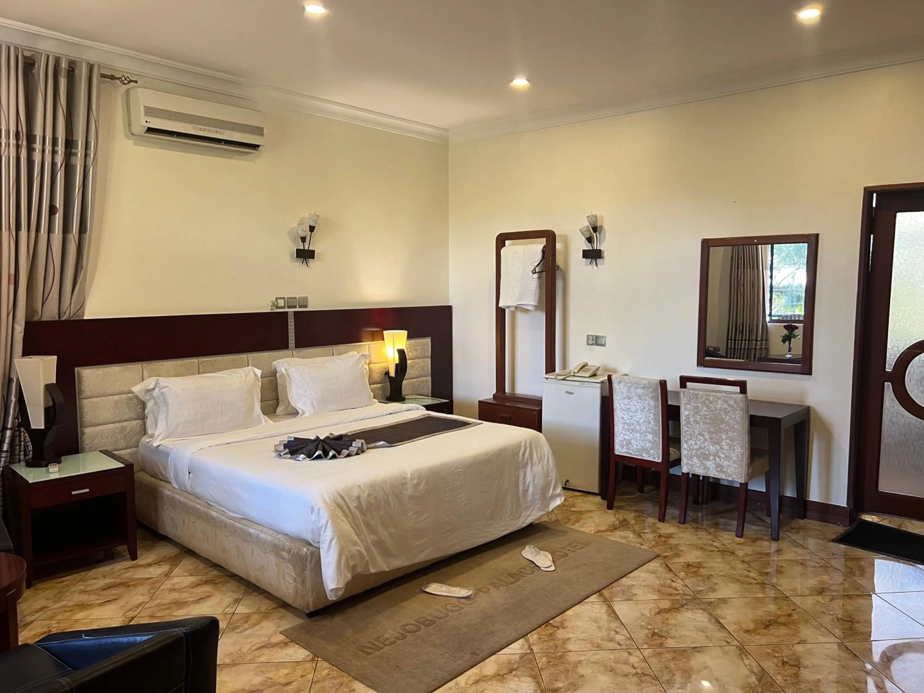 Bed in Nejobugg Palace Hotel