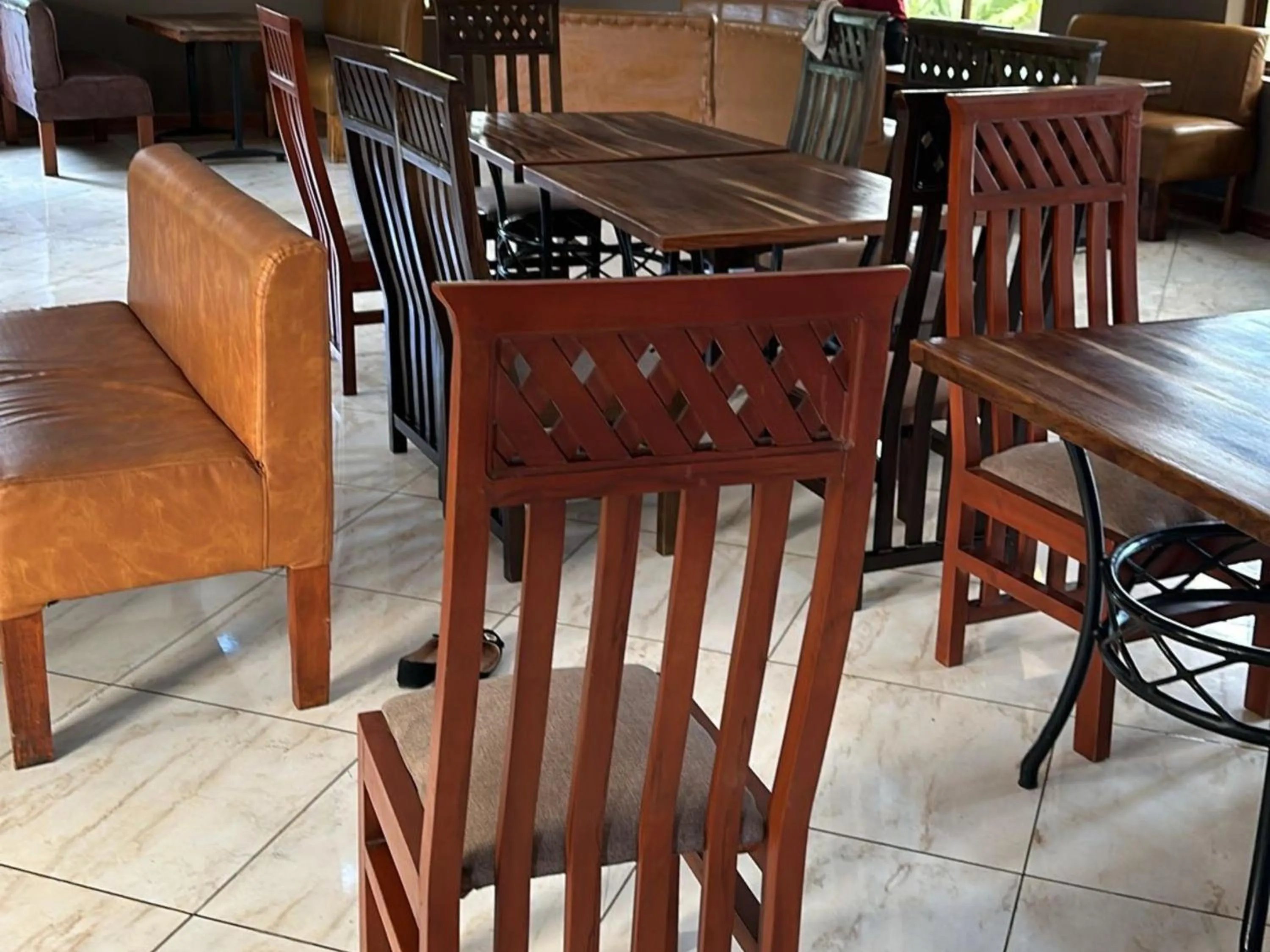 Restaurant/places to eat in Nejobugg Palace Hotel