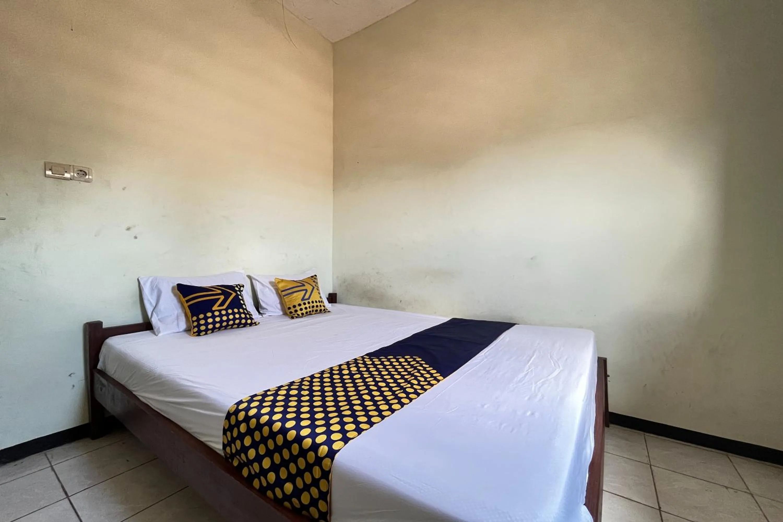 Bedroom, Bed in Hotel O Kost Berkah Near Kebun Teh Wonosari