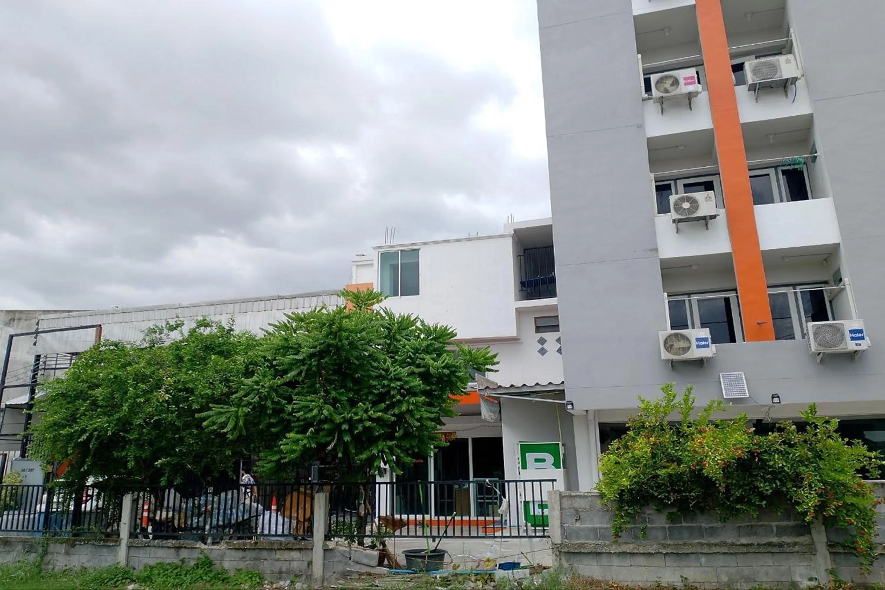 Property building in Na Nont Place