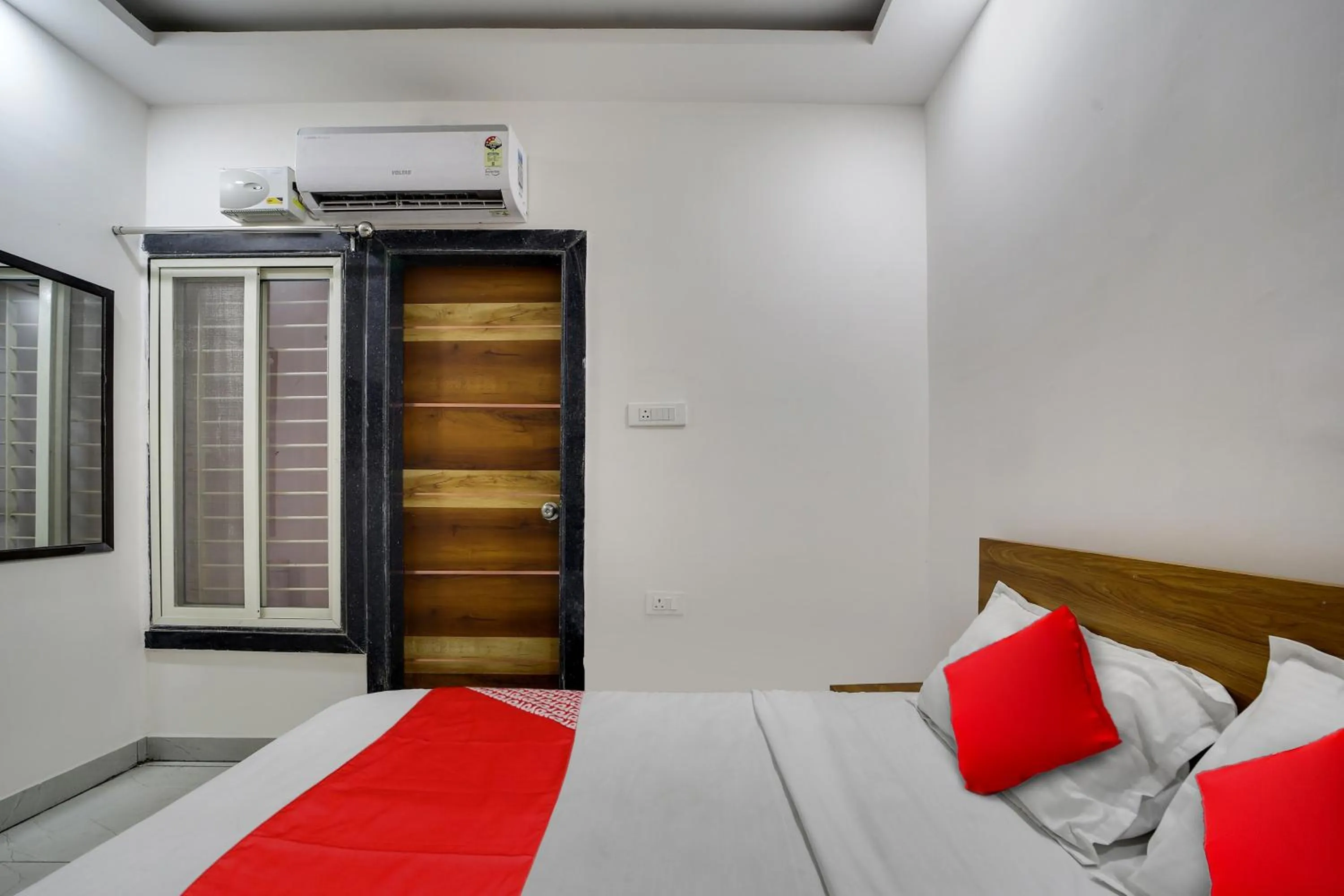 Bedroom, Bed in Hotel O Swastik